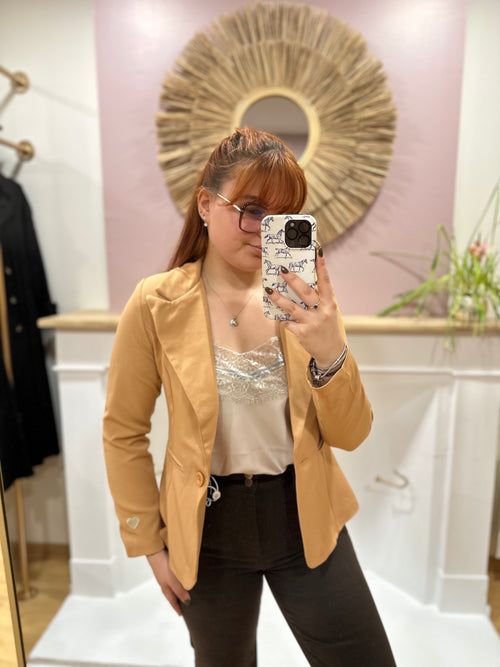 Blazer cintré camel col V femme