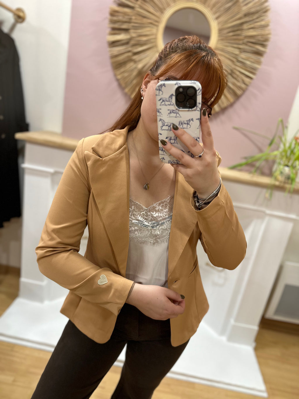 Blazer cintré camel col V femme