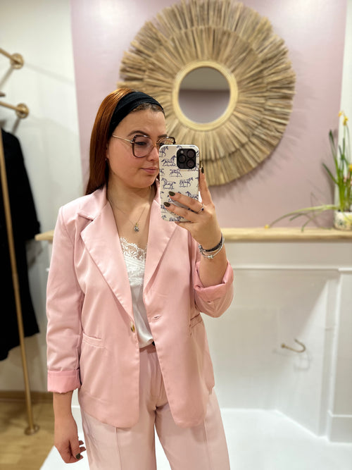 Blazer court femme rose poudré coupe droite – Way Way – Miss Caprice