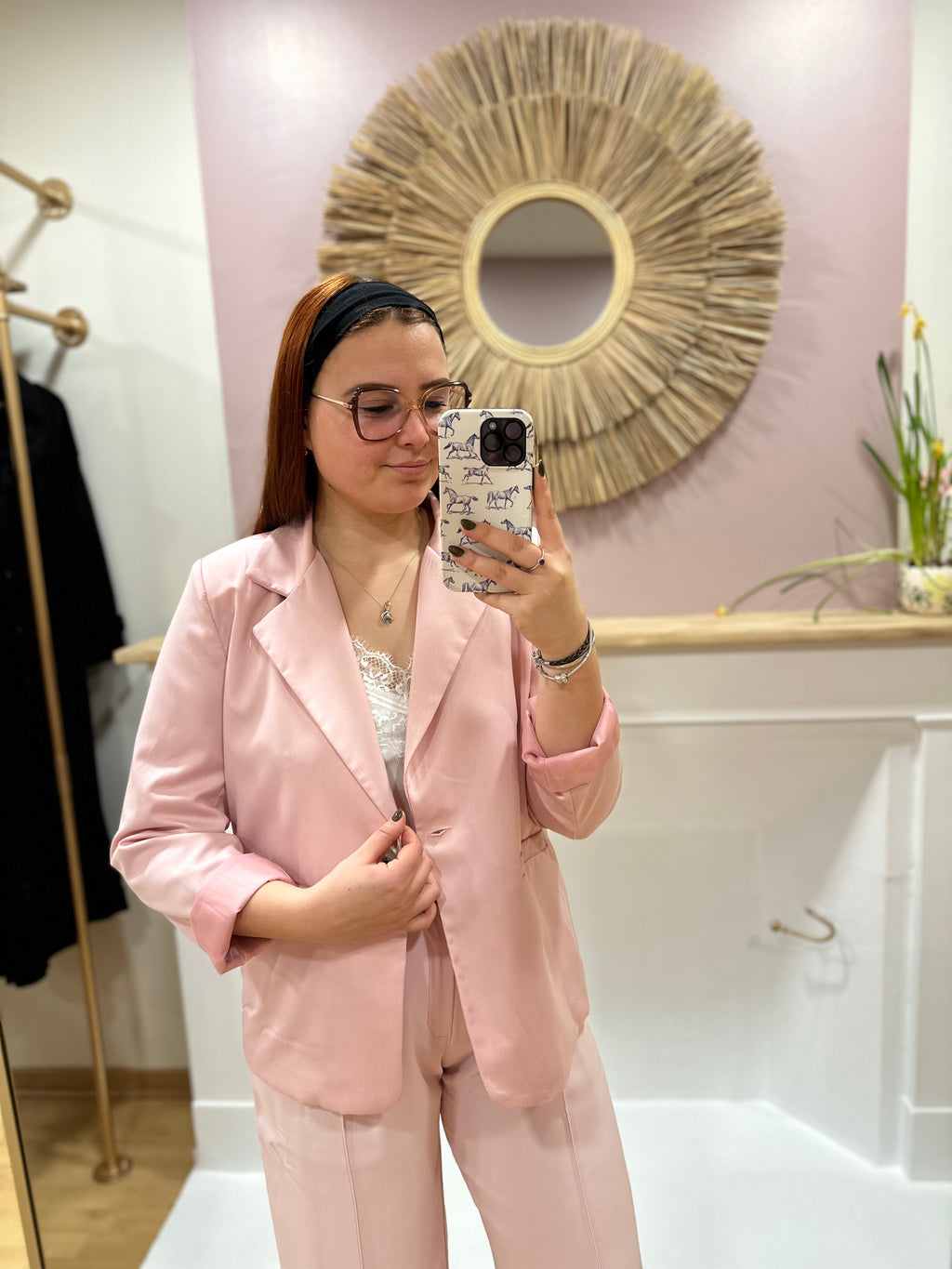 Blazer court femme rose poudré coupe droite – Way Way – Miss Caprice