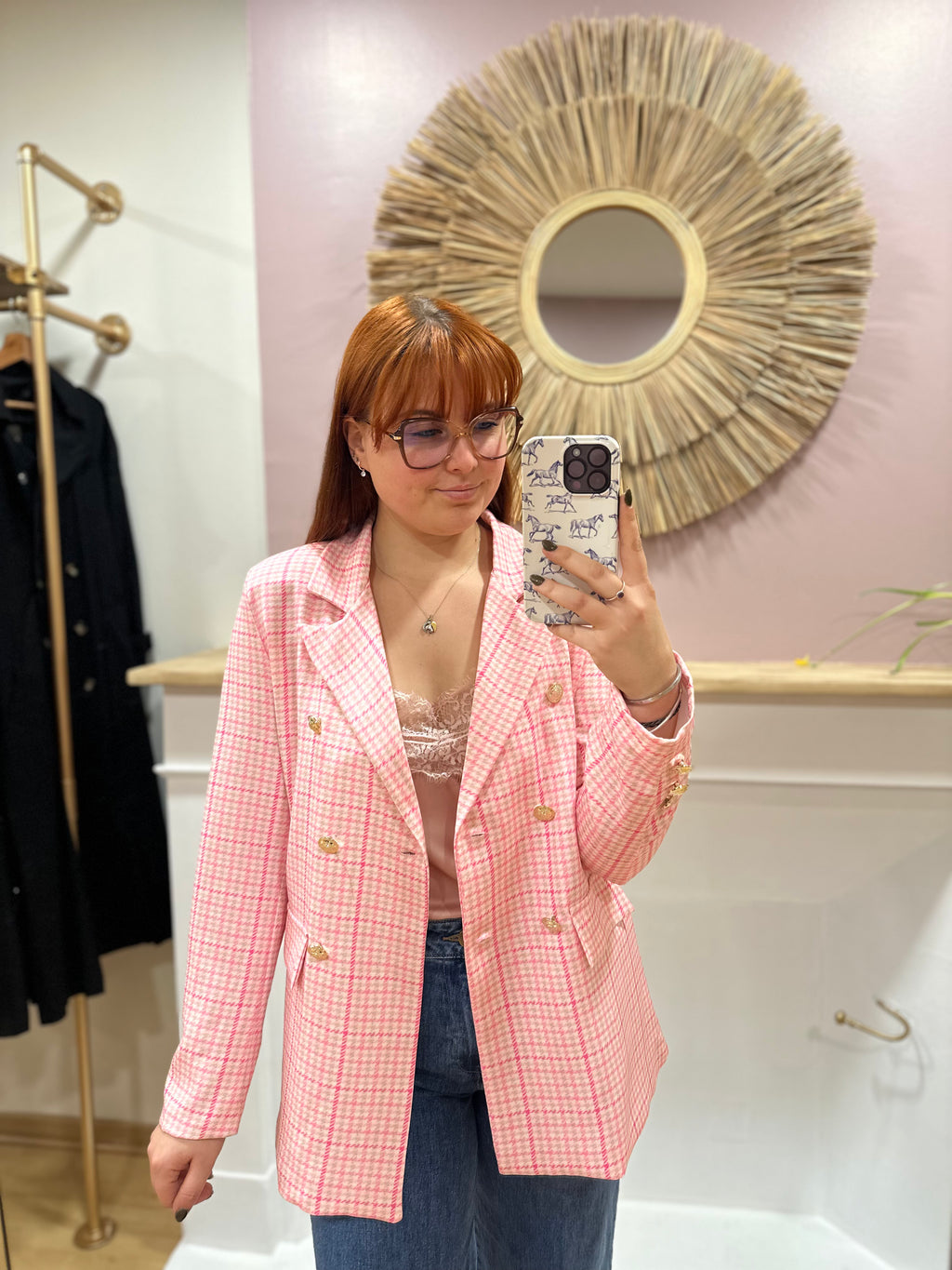 Blazer femme pied-de-poule rose coupe droite – V&L – Miss Caprice
