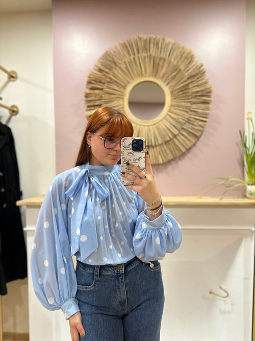 Blouse femme bleu ciel à pois blancs manches ballon – Enoioy – Miss Caprice