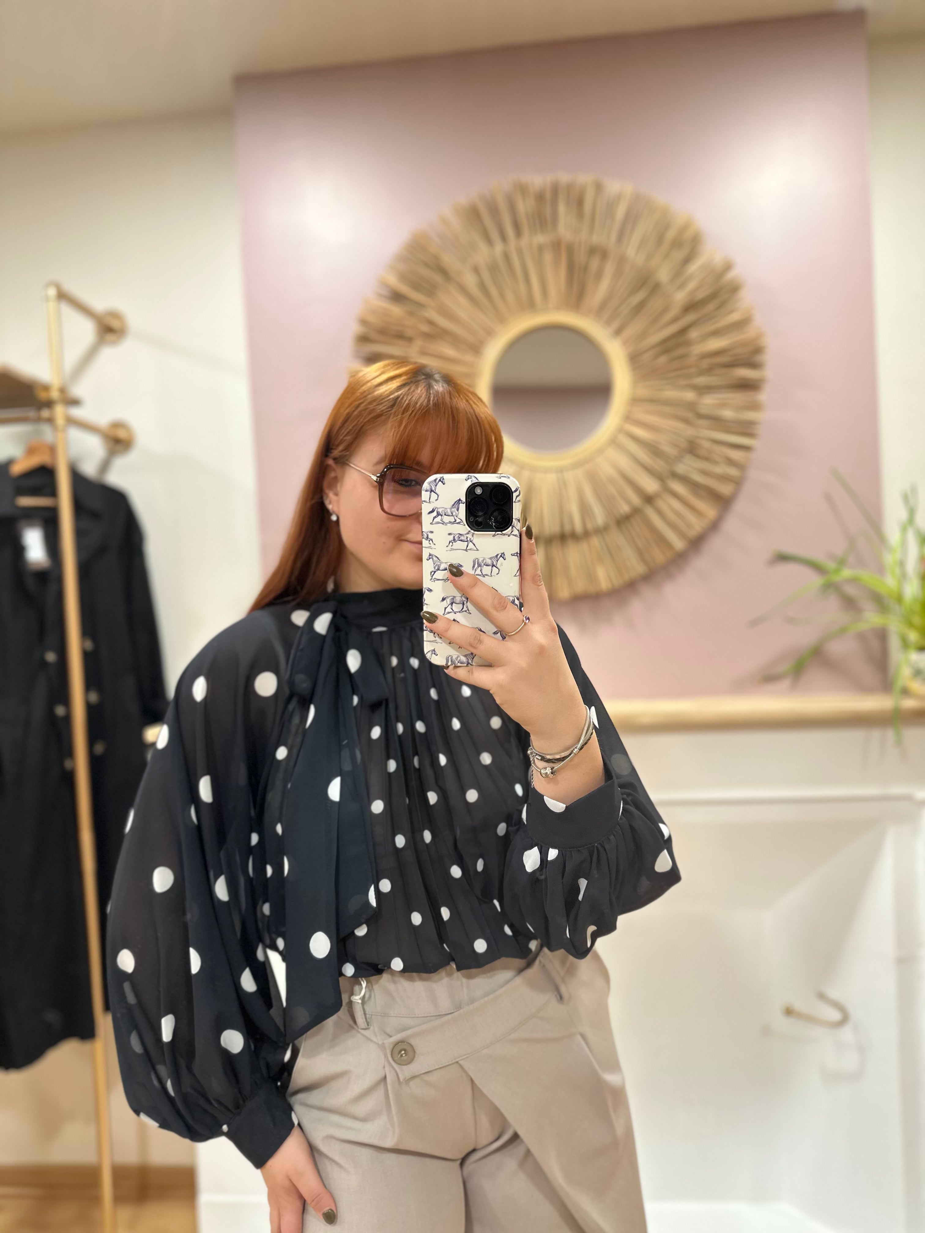 Blouse femme noire à pois blancs fluide manches ballon – Enoioy – Miss Caprice