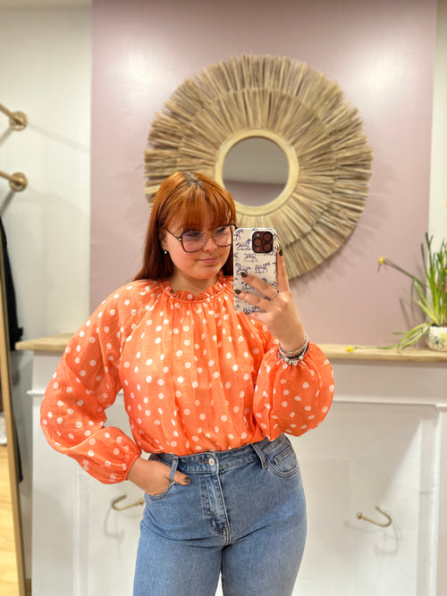 Blouse fluide femme orange pastel à pois blancs col rond – Amy and Clo – Miss Caprice