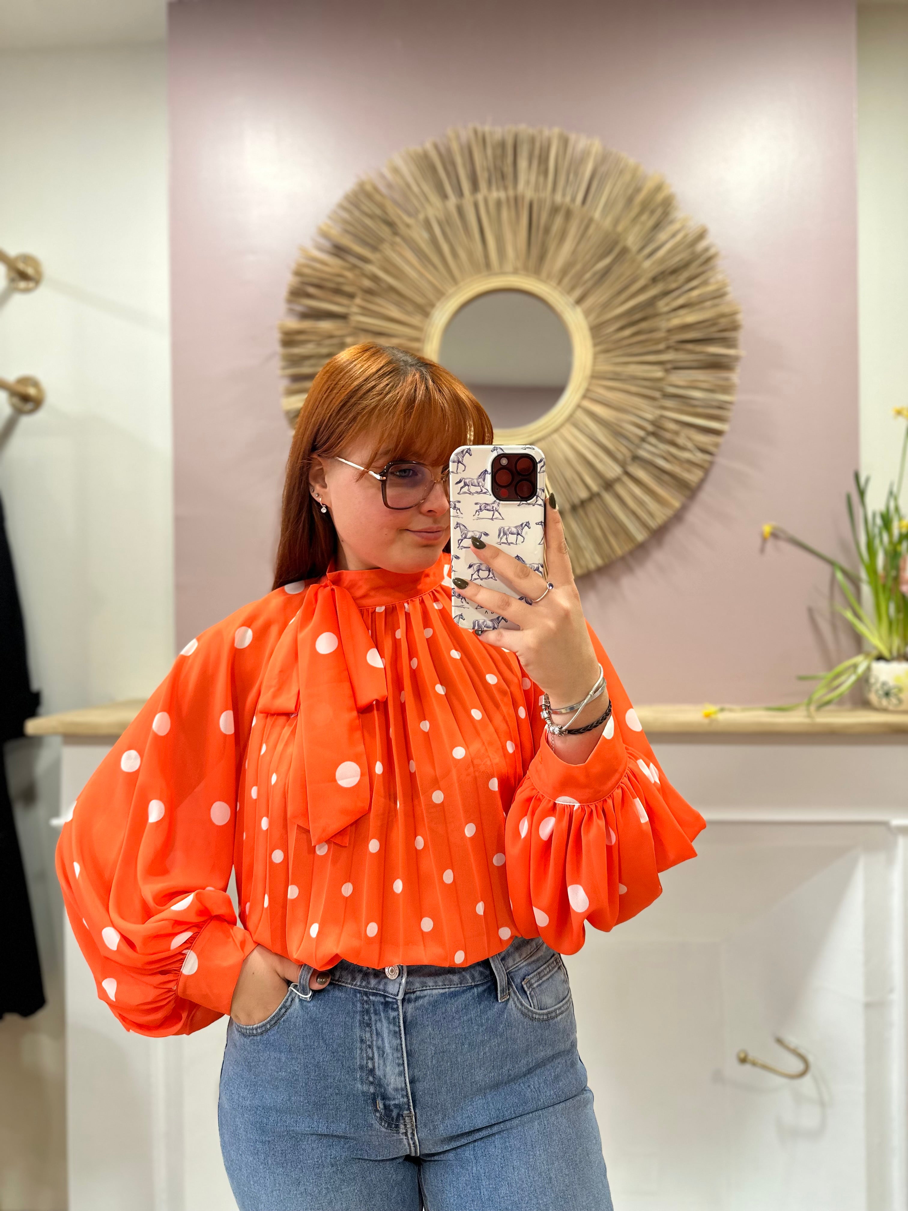 Blouse femme oversize orange à pois blancs manches ballon – Enoioy – Miss Caprice