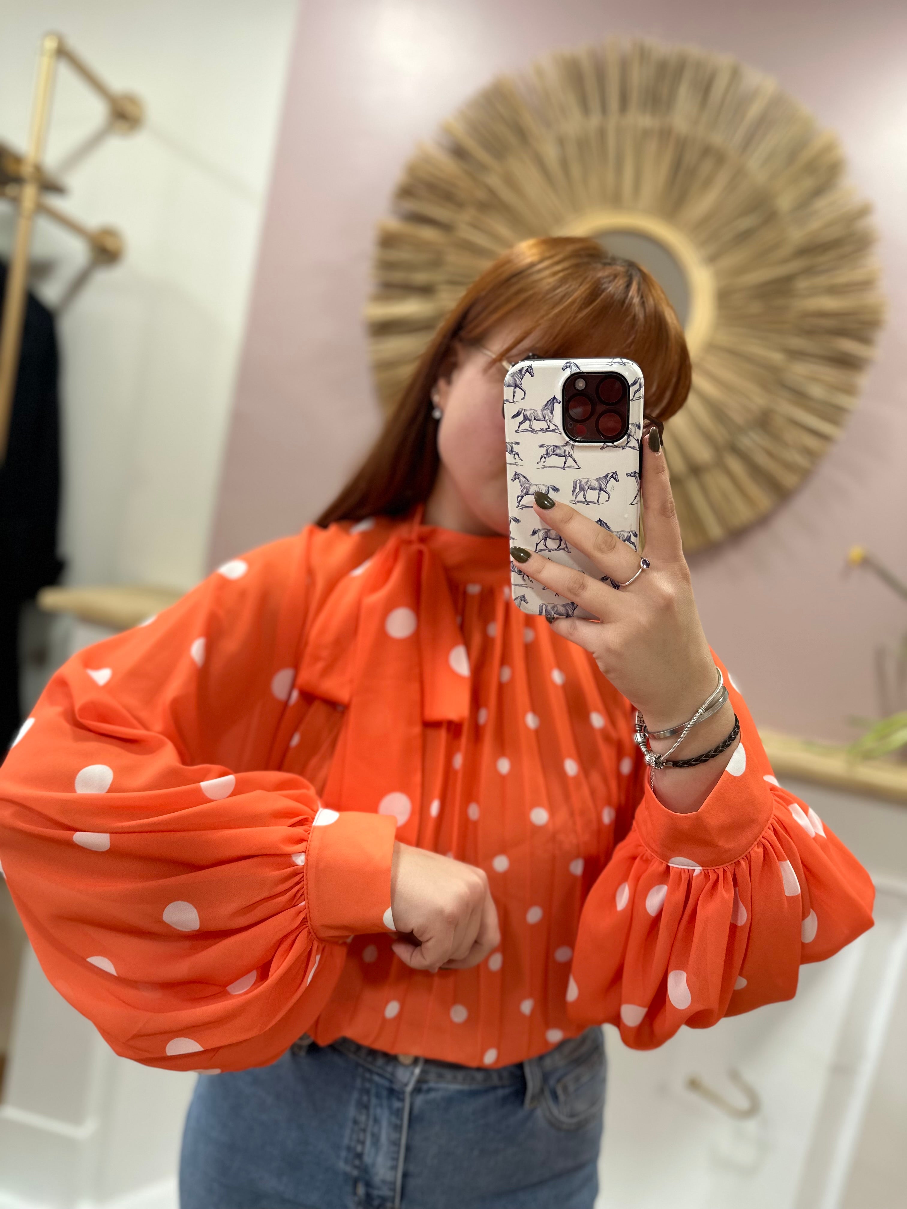 Blouse femme oversize orange à pois blancs manches ballon – Enoioy – Miss Caprice