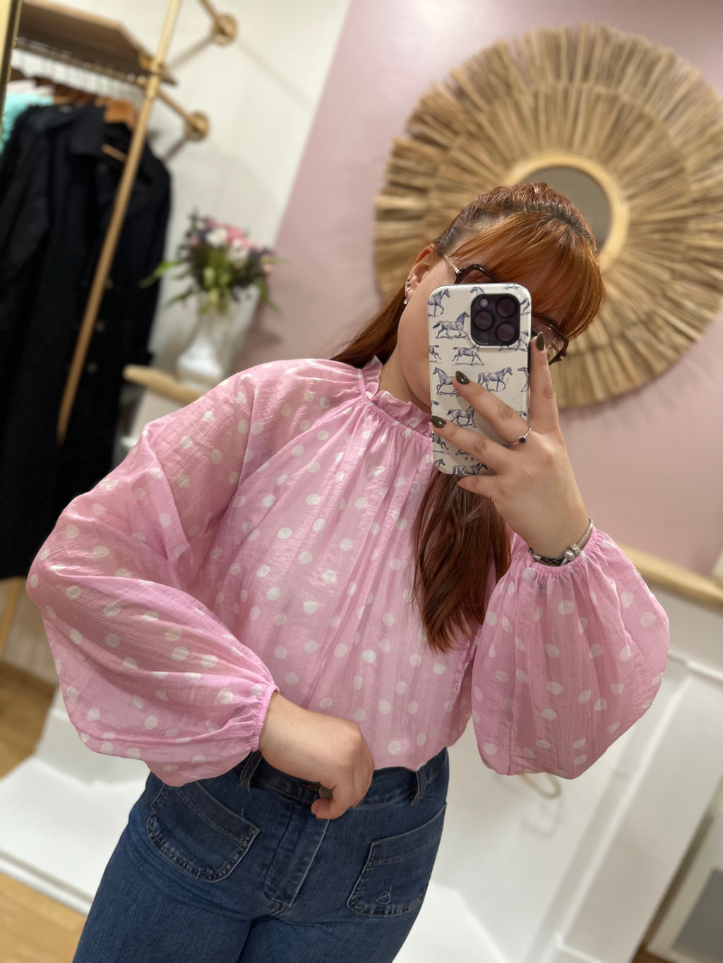 Blouse rose femme à pois blancs col rond – Amy and Clo – Miss Caprice