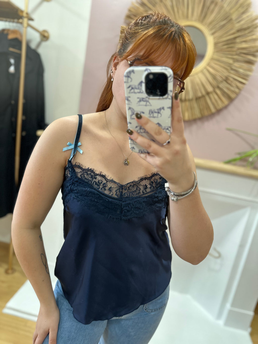 Caraco bleu marine dentelle femme – Bretelles fines – La Fée Rose Paris – Miss Caprice