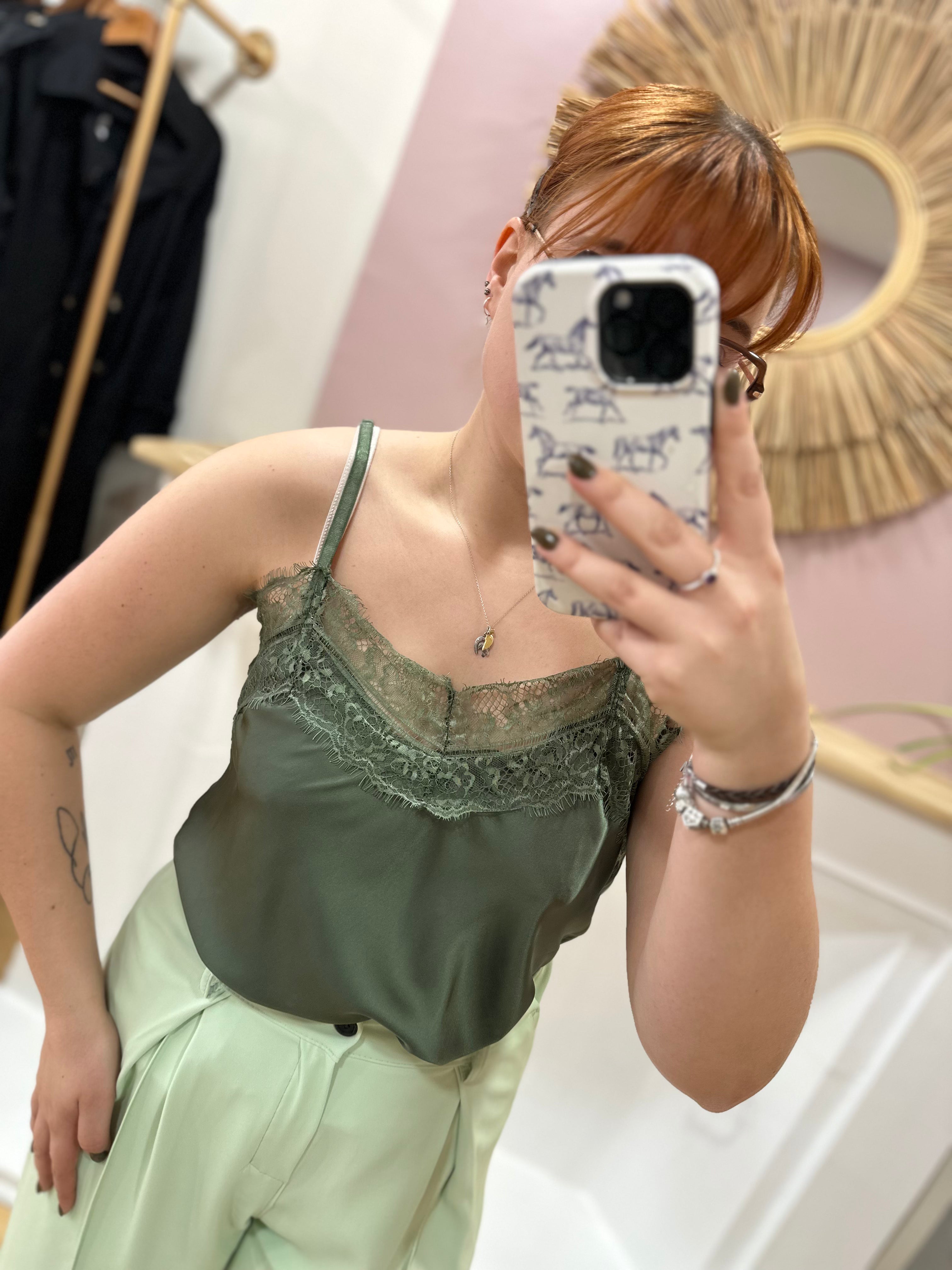 Caraco femme kaki satiné avec dentelle – Miss Caprice