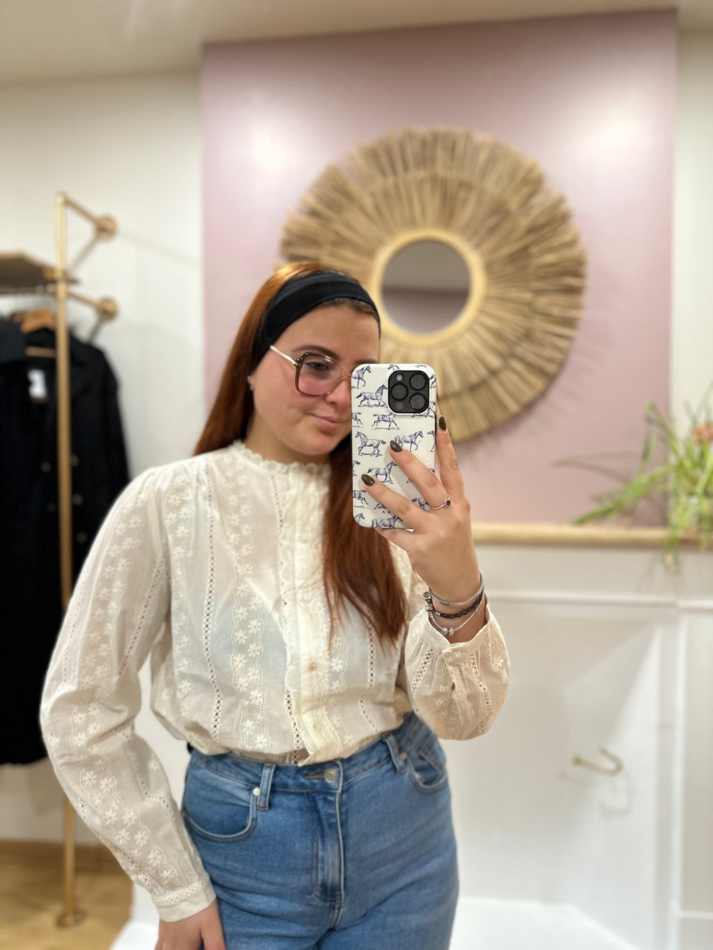 Chemise beige grande taille femme – Broderie anglaise – Col rond – Froufrous – In April 1986 – Miss Caprice