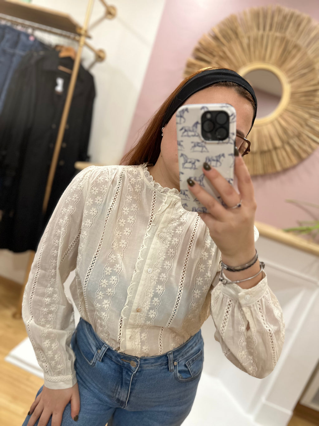 Chemise beige grande taille femme – Broderie anglaise – Col rond – Froufrous – In April 1986 – Miss Caprice