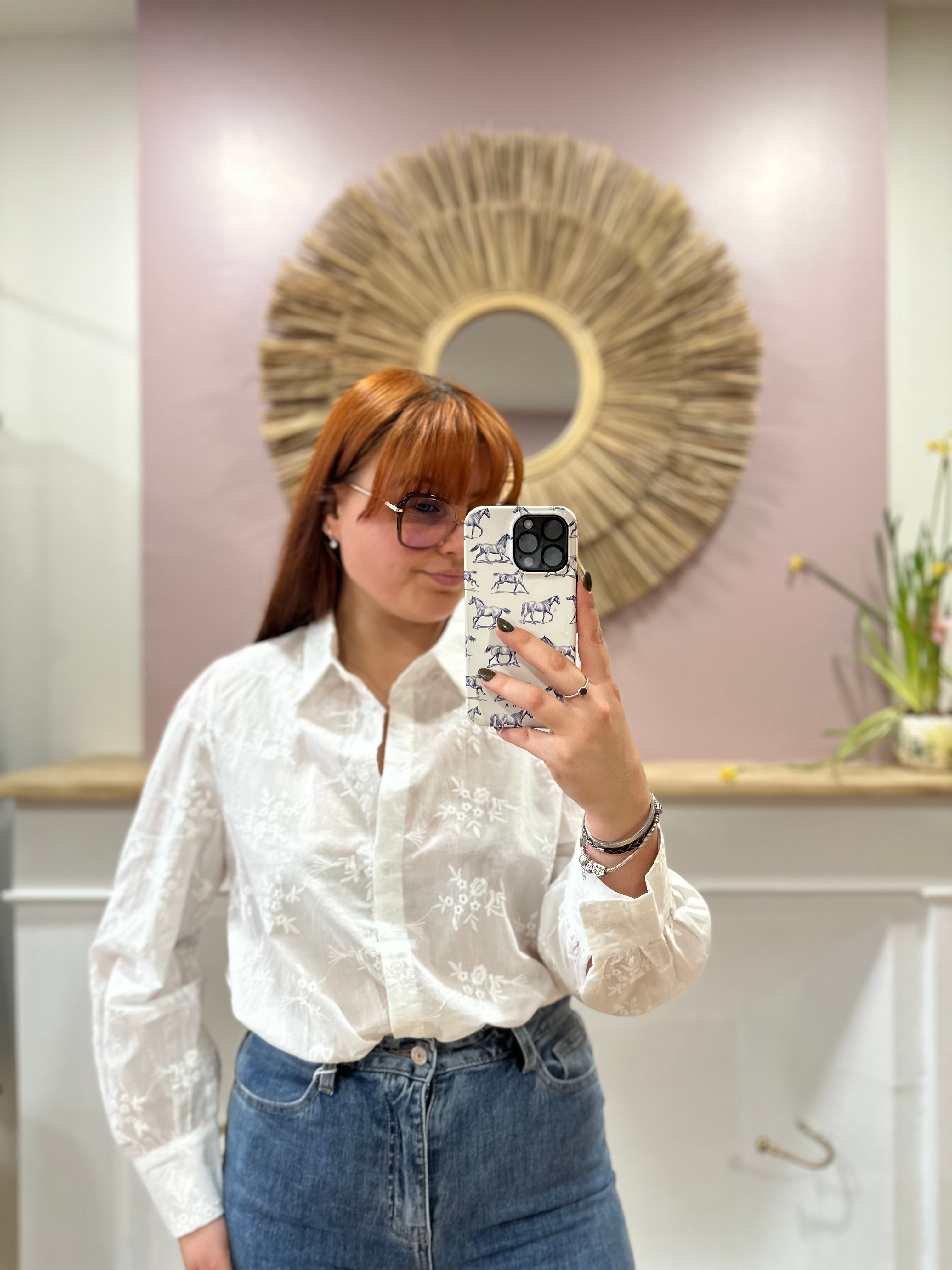 Chemise Grande Taille blanche broderie – In April 1986