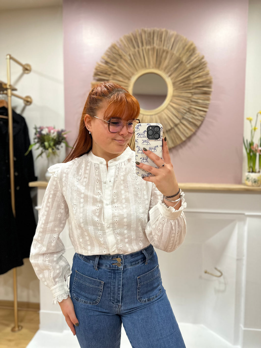 Chemise blanche femme broderie fleurs coton – In April 1986 – Miss Caprice