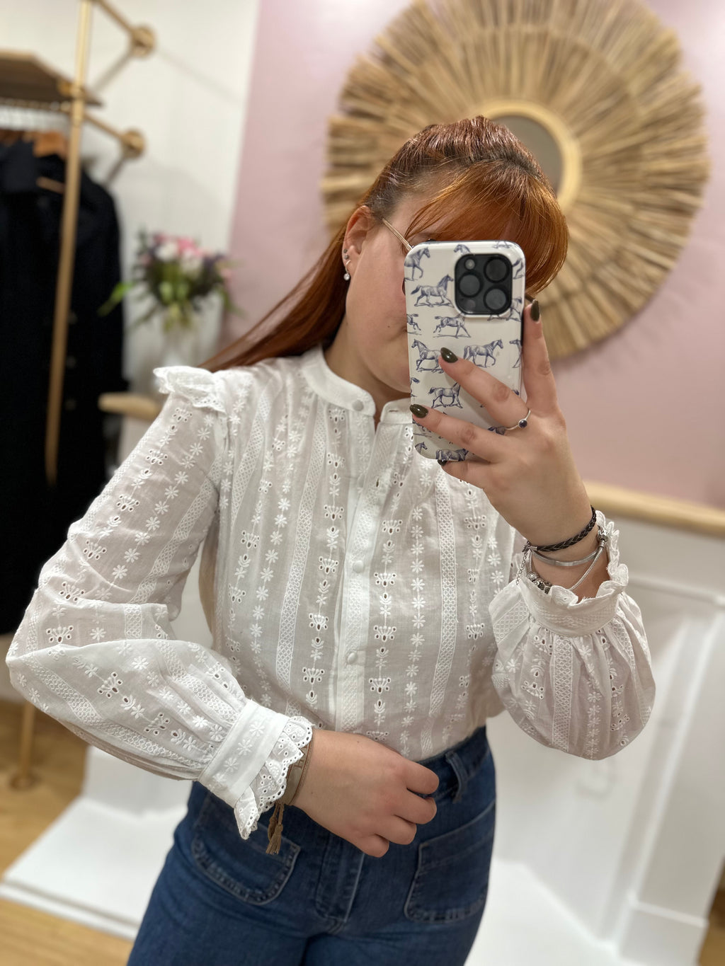 Chemise blanche femme broderie fleurs coton – In April 1986 – Miss Caprice