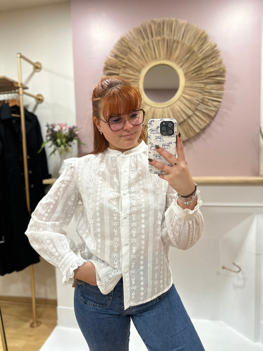 Chemise blanche femme broderie fleurs coton – In April 1986 – Miss Caprice