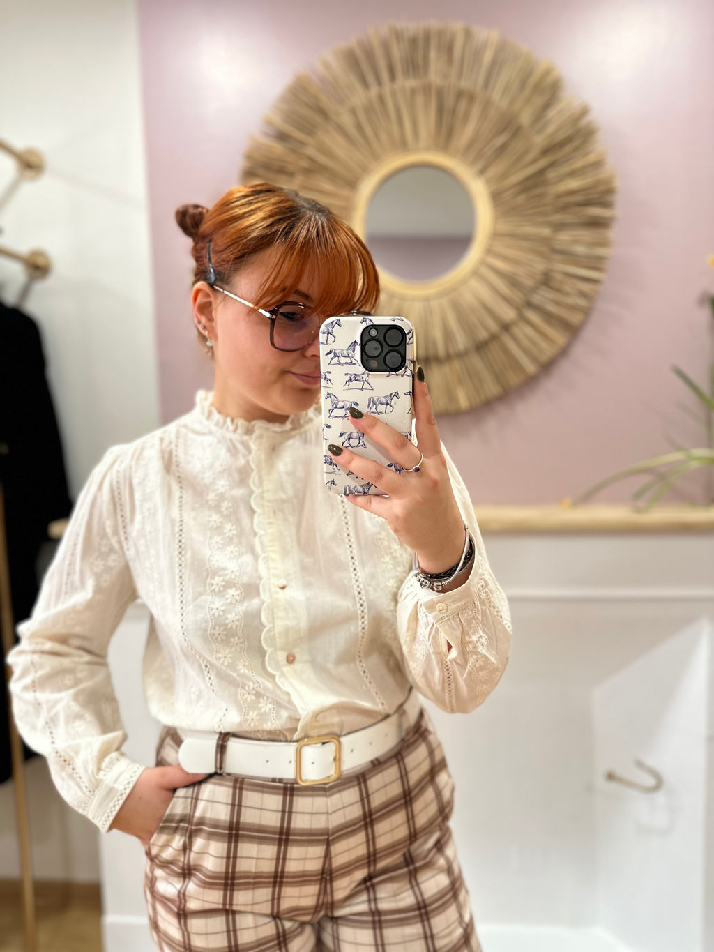 Chemise femme grande taille beige écru broderie anglaise – In April 1986 – Miss Caprice