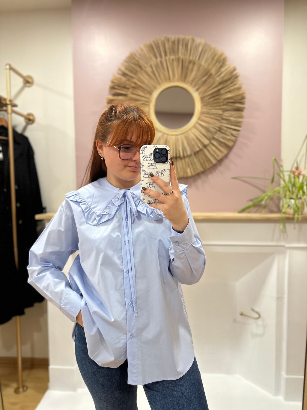Chemise oversize bleu ciel col Claudine femme – Nœud – Estée – Miss Caprice
