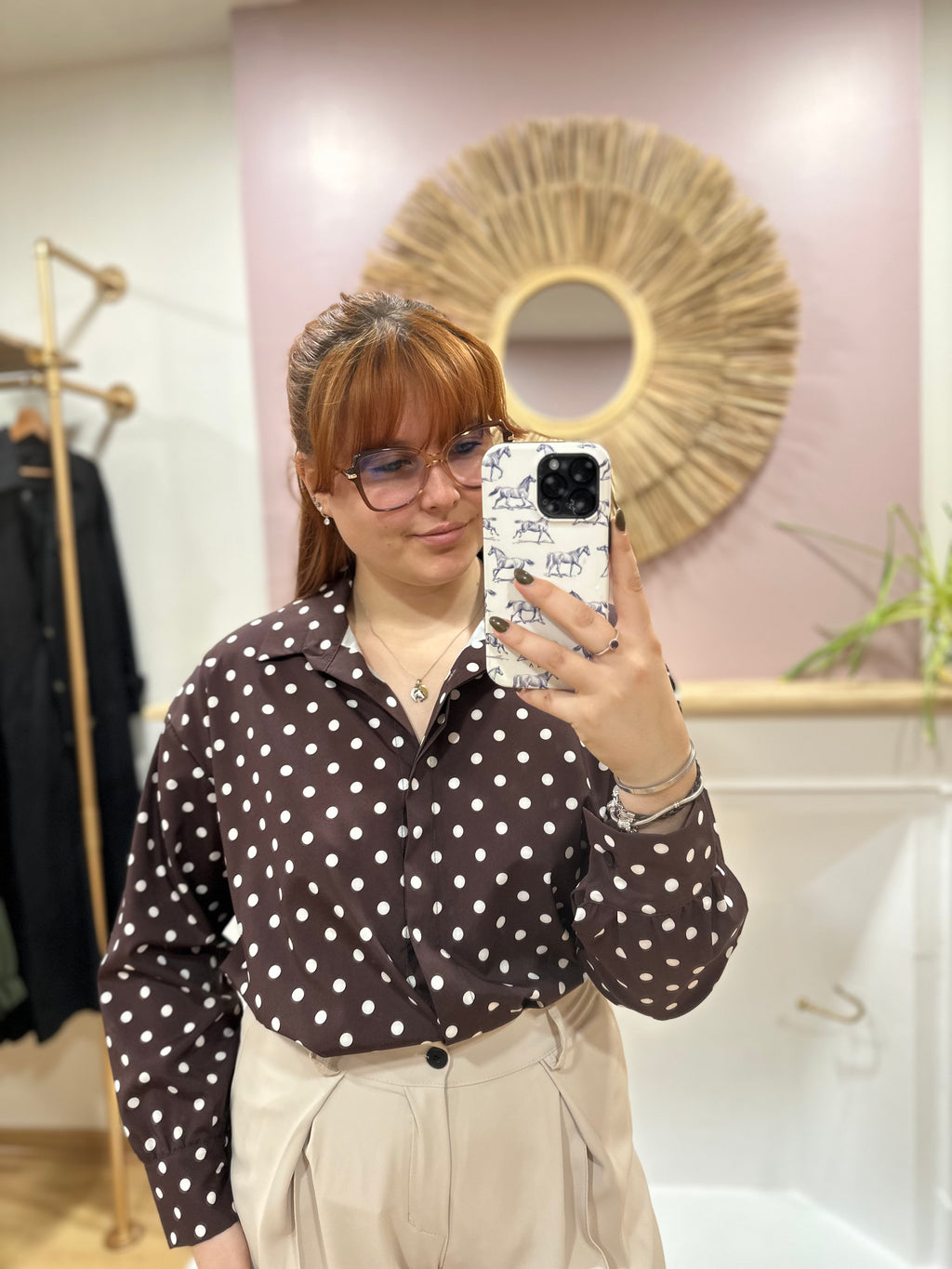 Chemise oversize chocolat à pois blancs femme