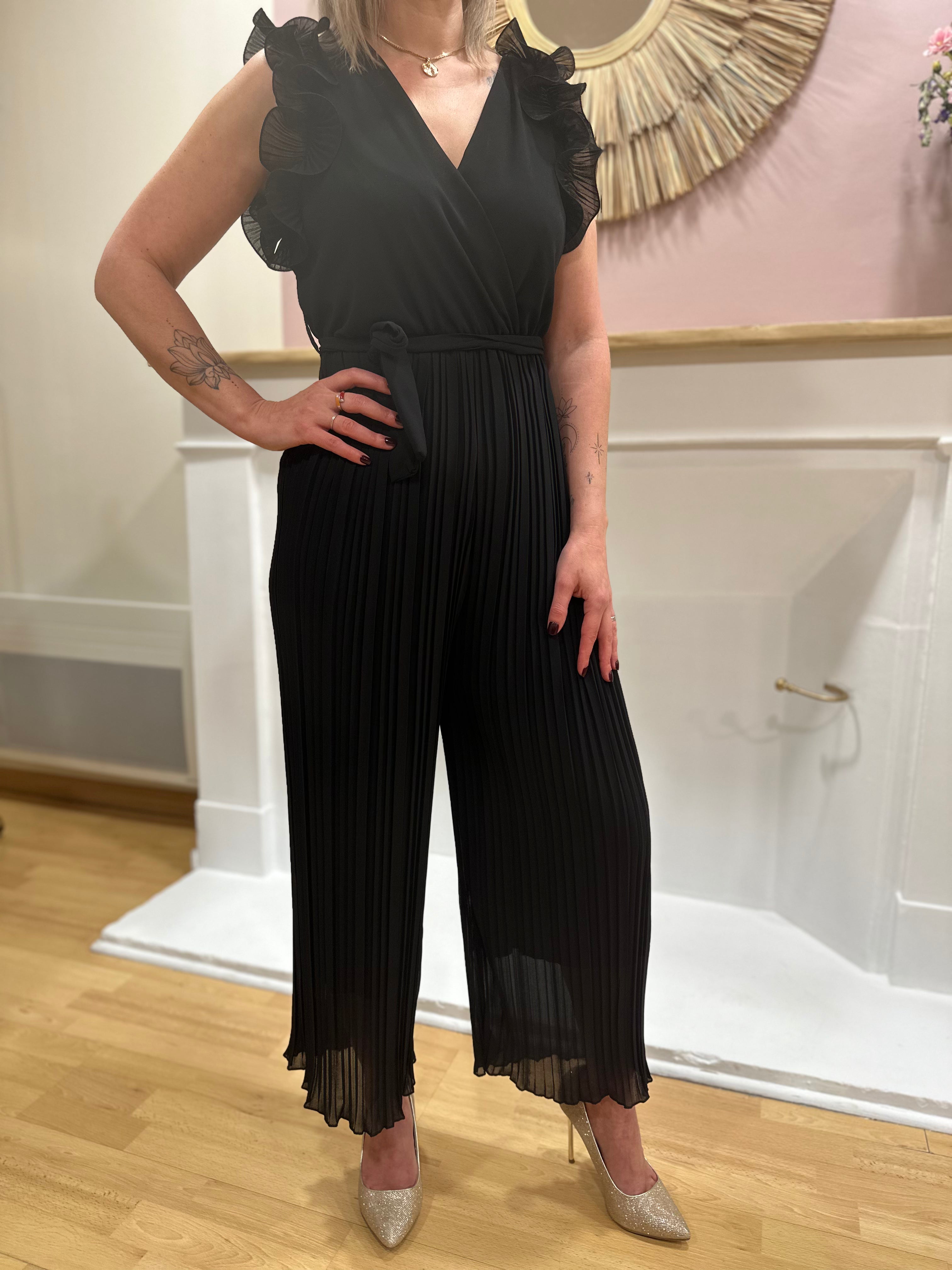 Combinaison fluide noire femme – Manches courtes – Volants – Col V – Ceinture incluse – Elle Style – Miss Caprice