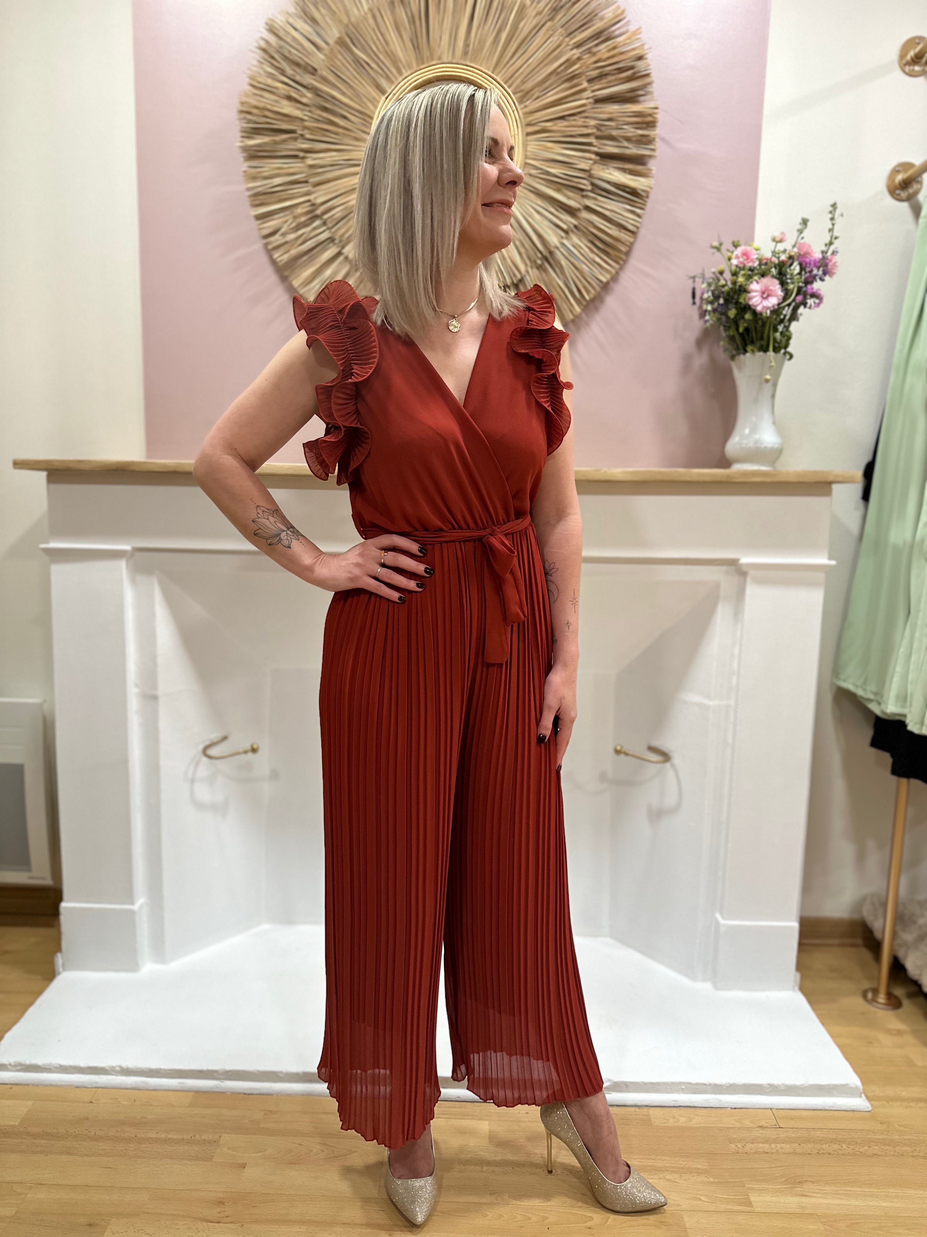 Combinaison fluide terra cotta femme – Manches courtes – Volants – Col V – Ceinture incluse – Elle Style – Miss Caprice