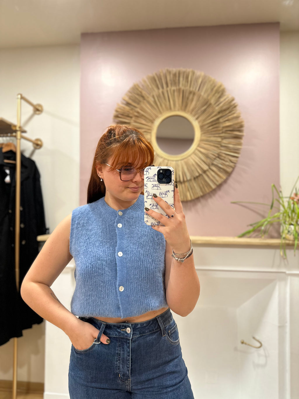 Gilet sans manches maille bleu jean femme – Doux et chaud – Maëlys Paris – Miss Caprice