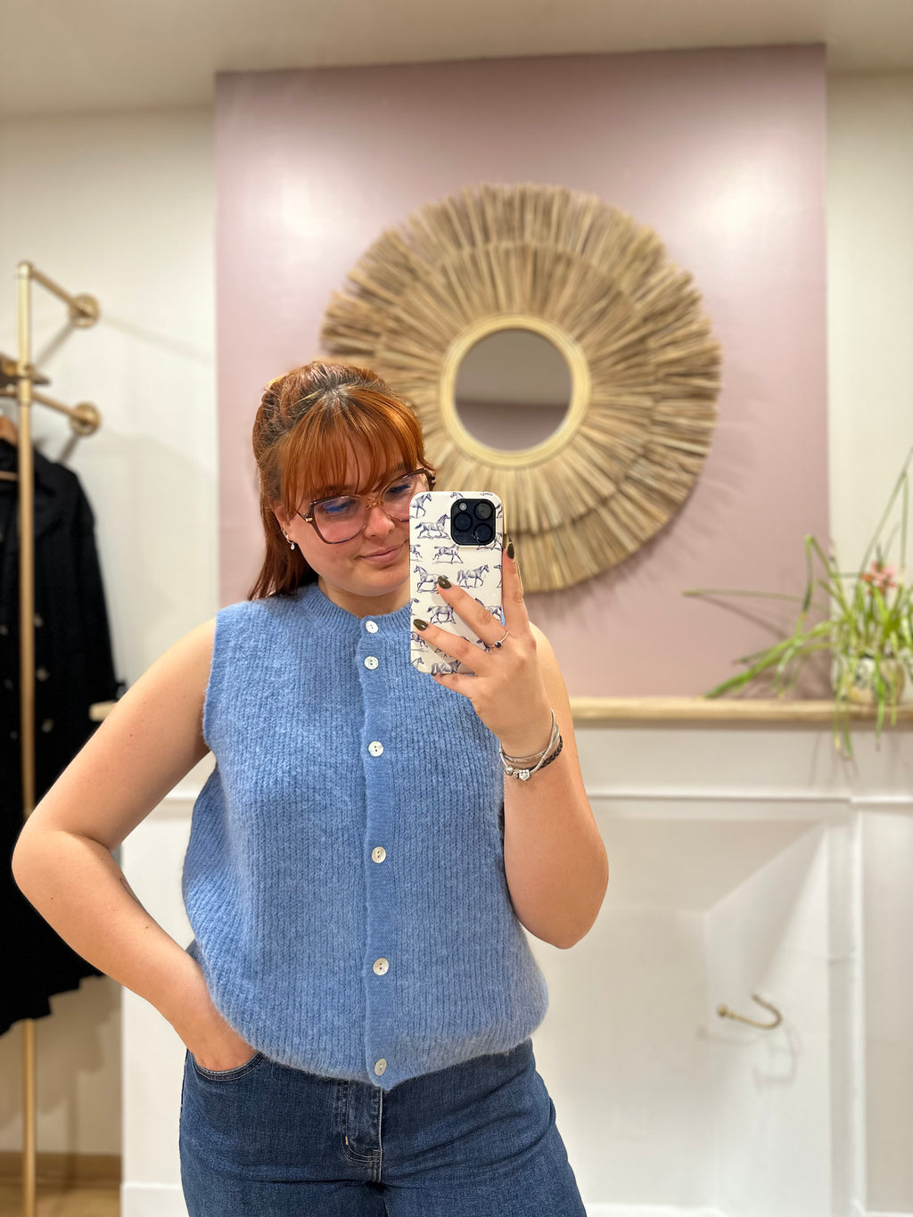 Gilet sans manches maille bleu jean femme – Doux et chaud – Maëlys Paris – Miss Caprice