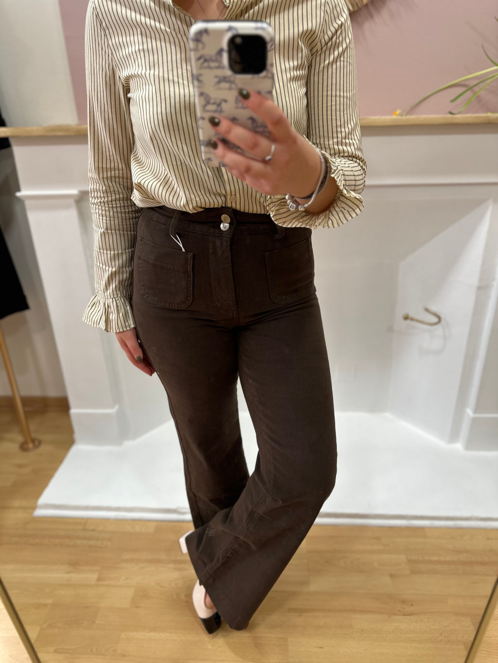 Jean femme large flare chocolat taille haute – Oraije – Miss Caprice