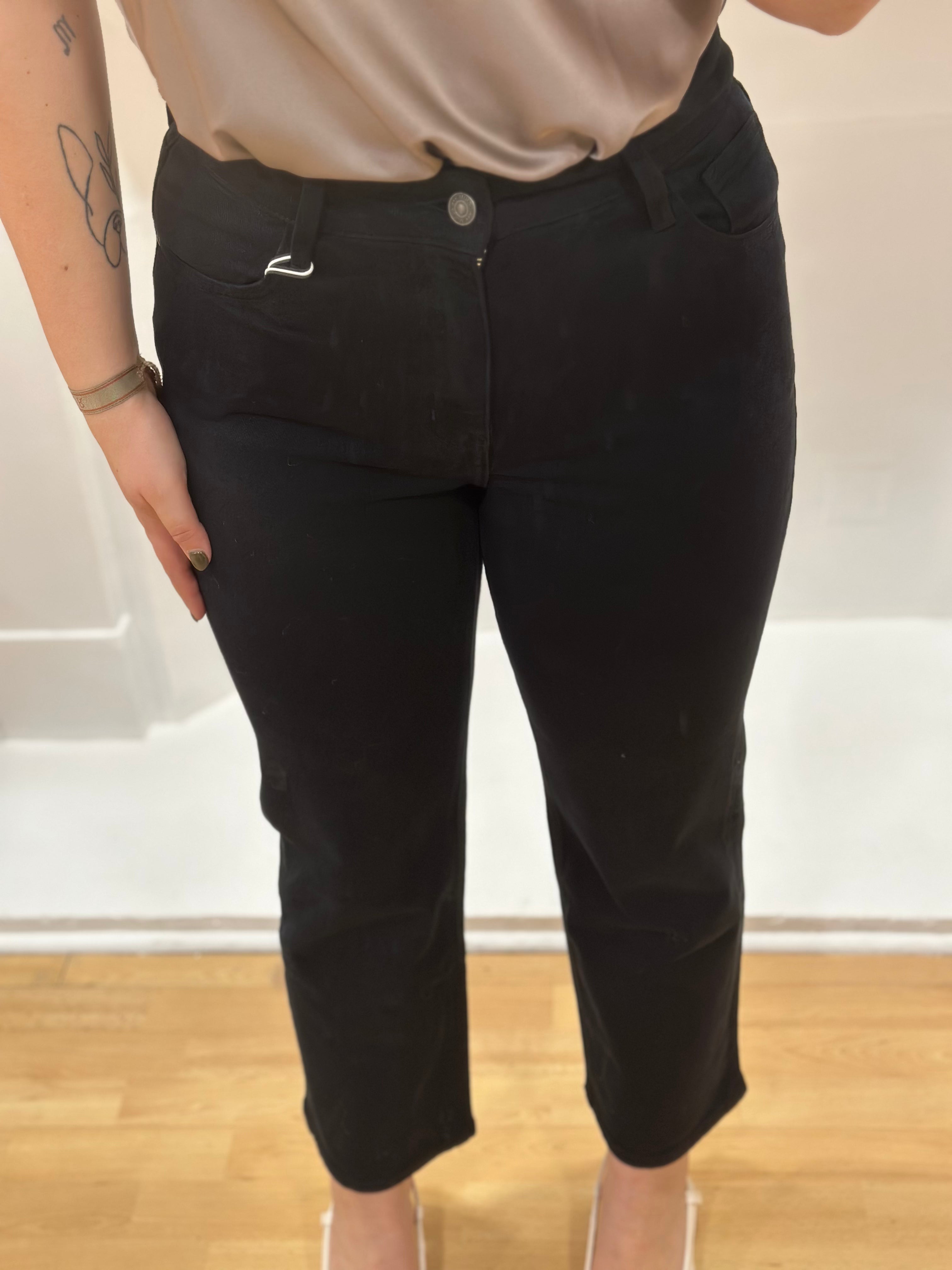 Jean femme noir coupe droite taille haute – Oraije – Miss Caprice