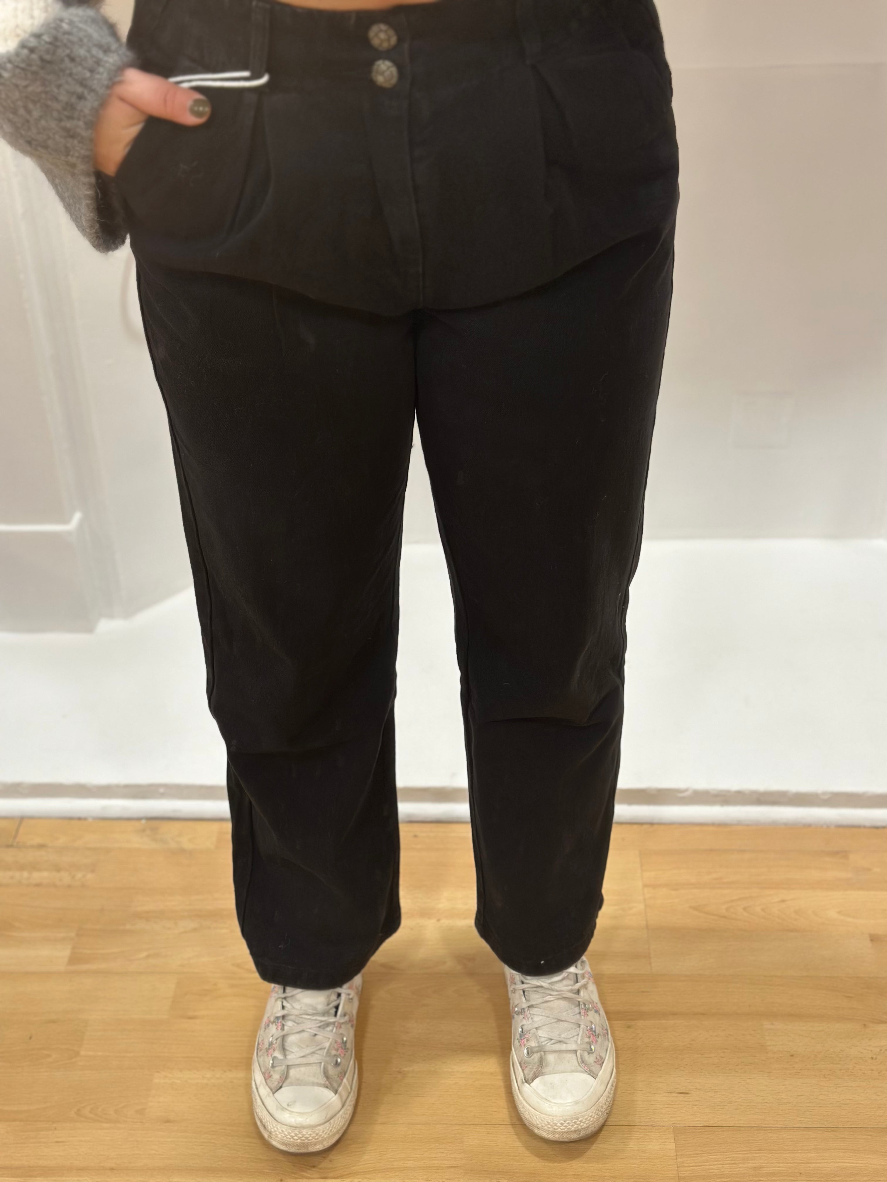 Jean noir taille haute à pinces femme – coupe droite élégante – Oraije – Miss Caprice