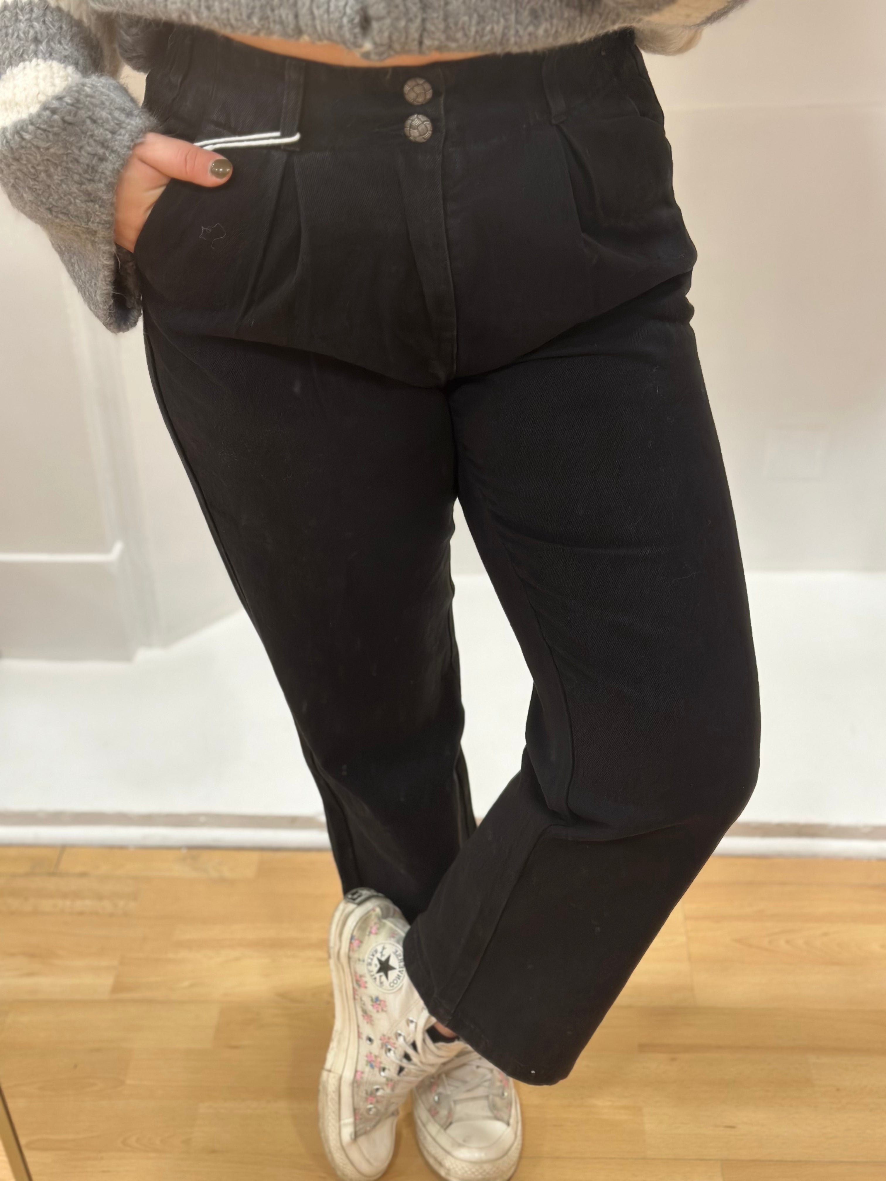 Jean noir taille haute à pinces femme – coupe droite élégante – Oraije – Miss Caprice