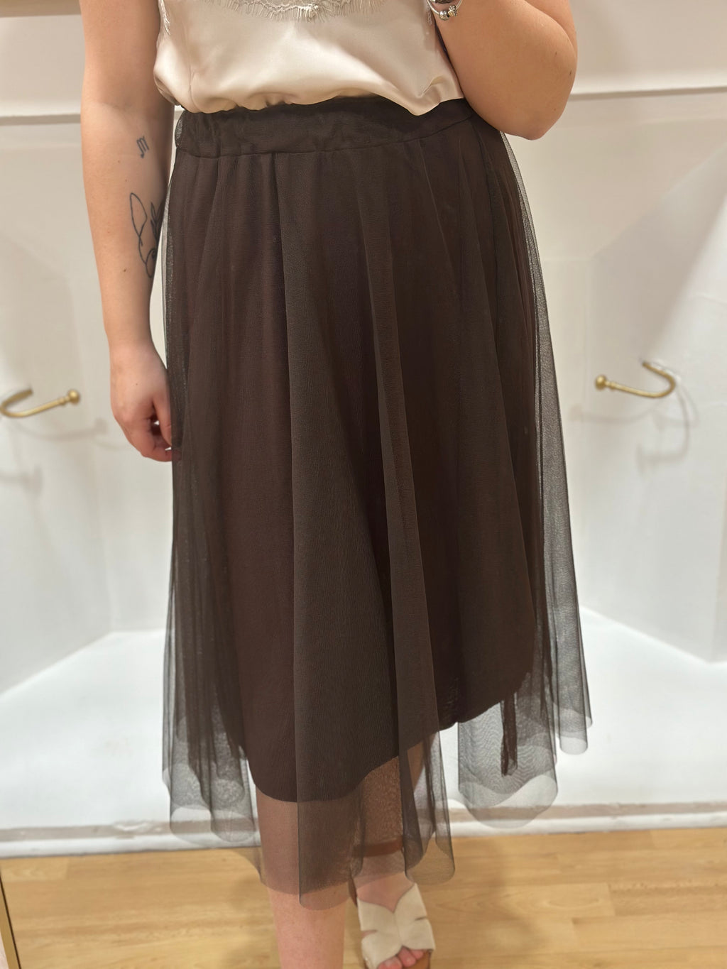 Jupe mi-longue en tulle chocolat femme