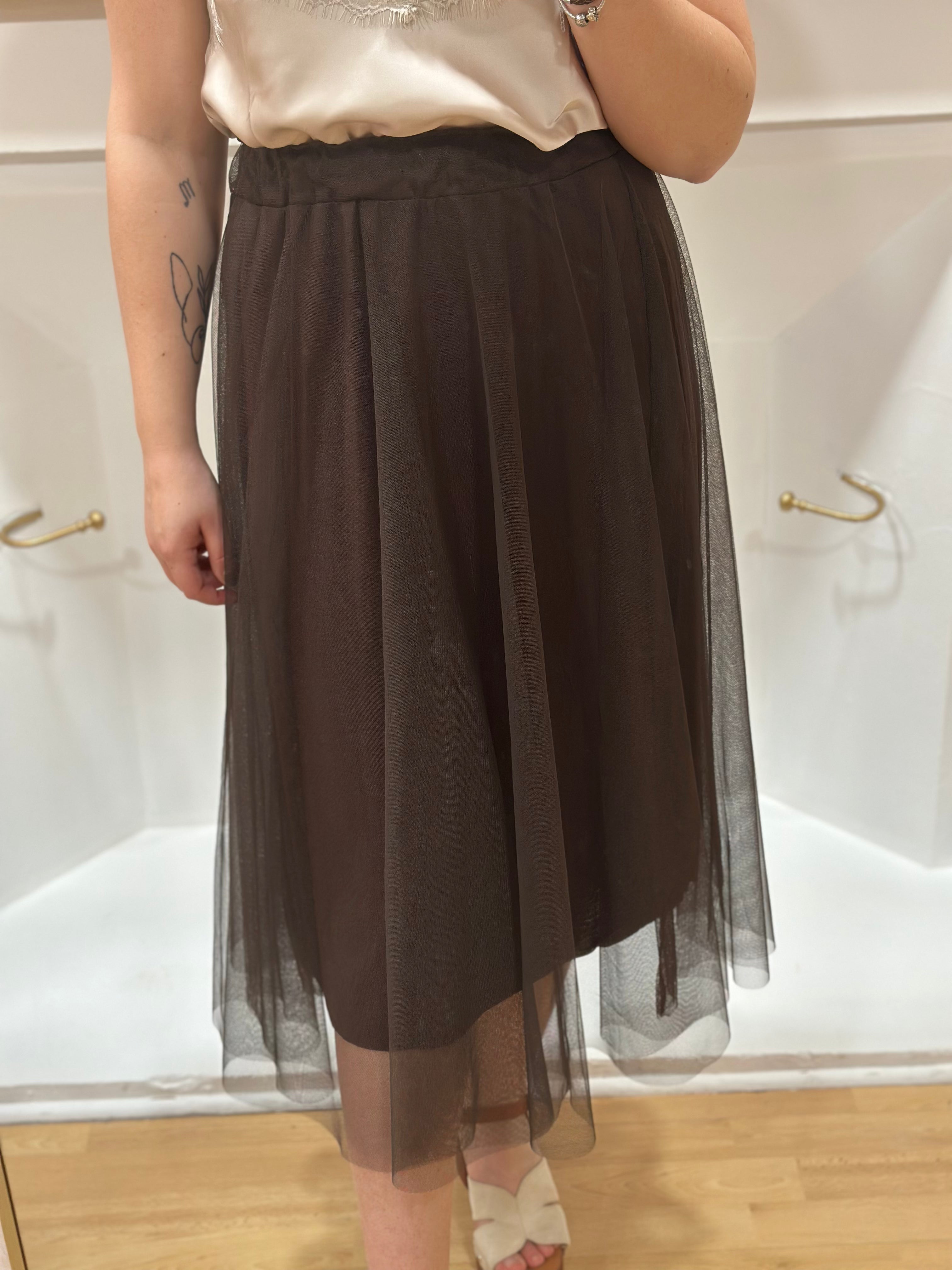 Jupe mi-longue en tulle chocolat femme