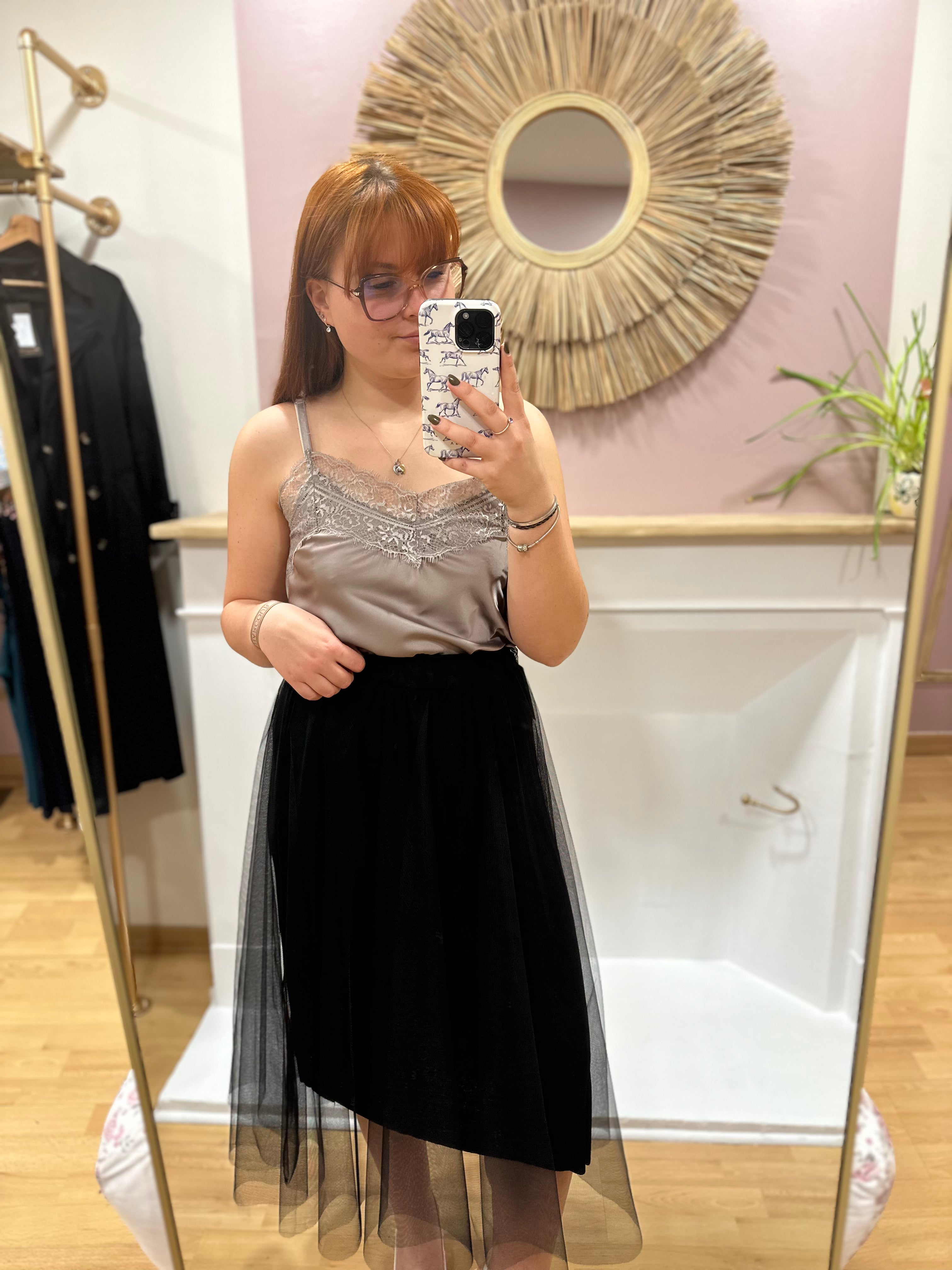 Jupe femme noire en tulle mi-longue taille haute – Elle Style – Miss Caprice