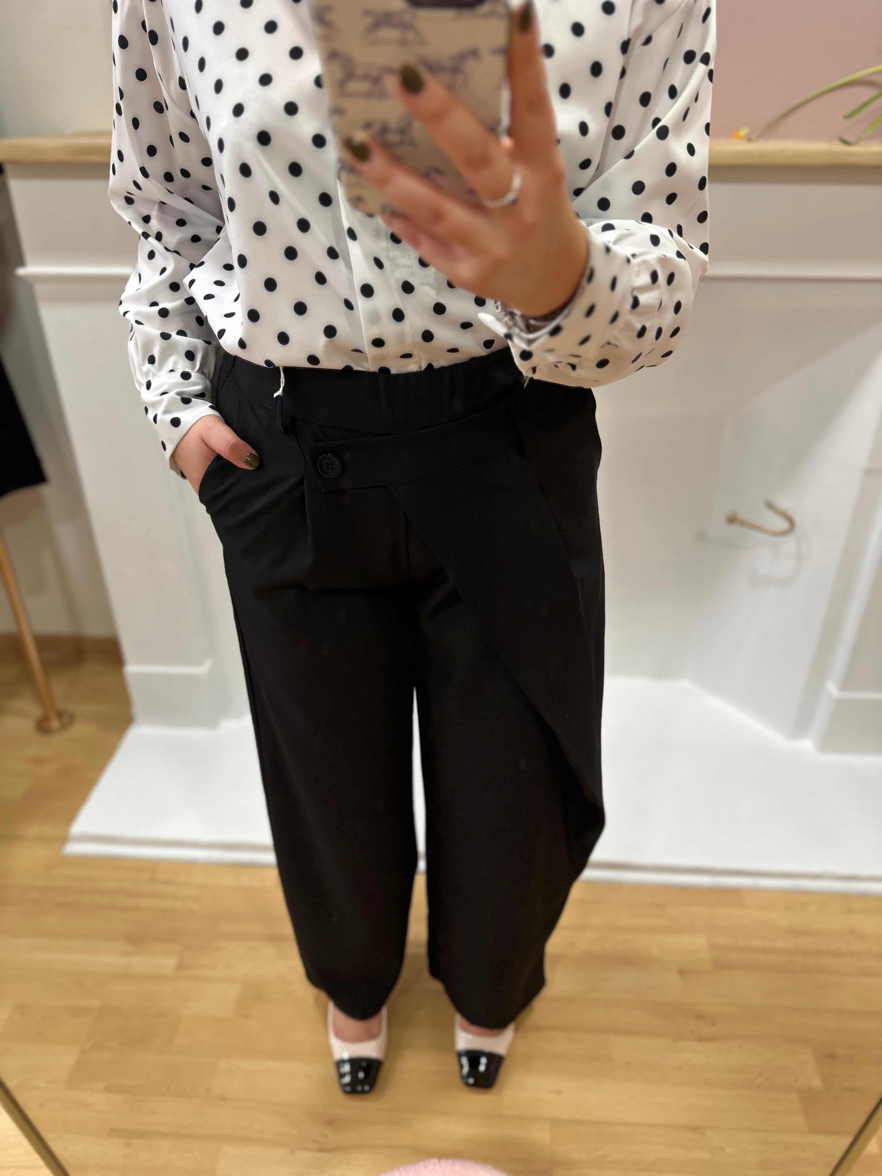 Pantalon de costume noir asymétrique femme taille élastique – Amy and Clo – Miss Caprice