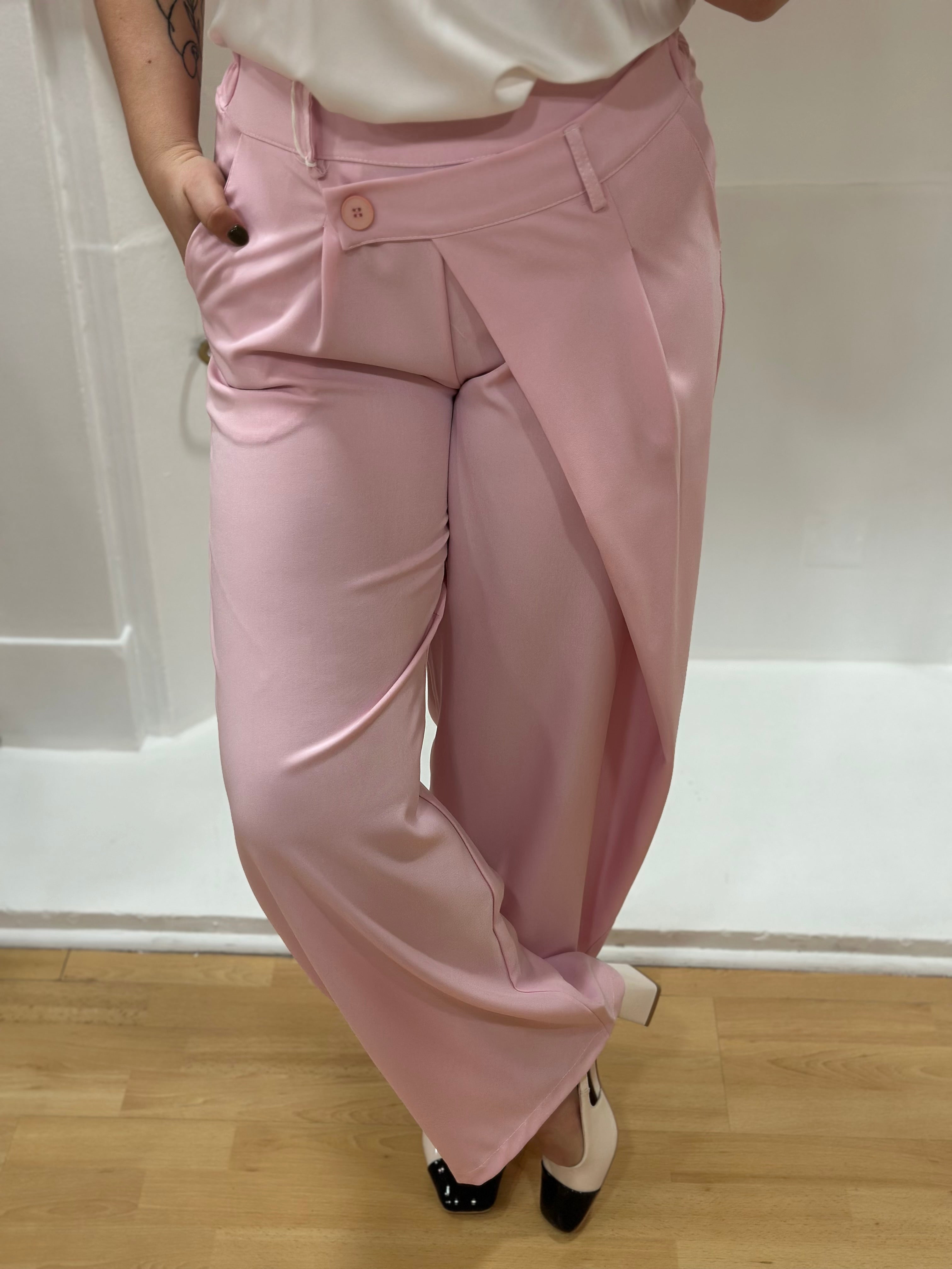 Pantalon de costume femme rose asymétrique taille élastique – Amy and Clo – Miss Caprice
