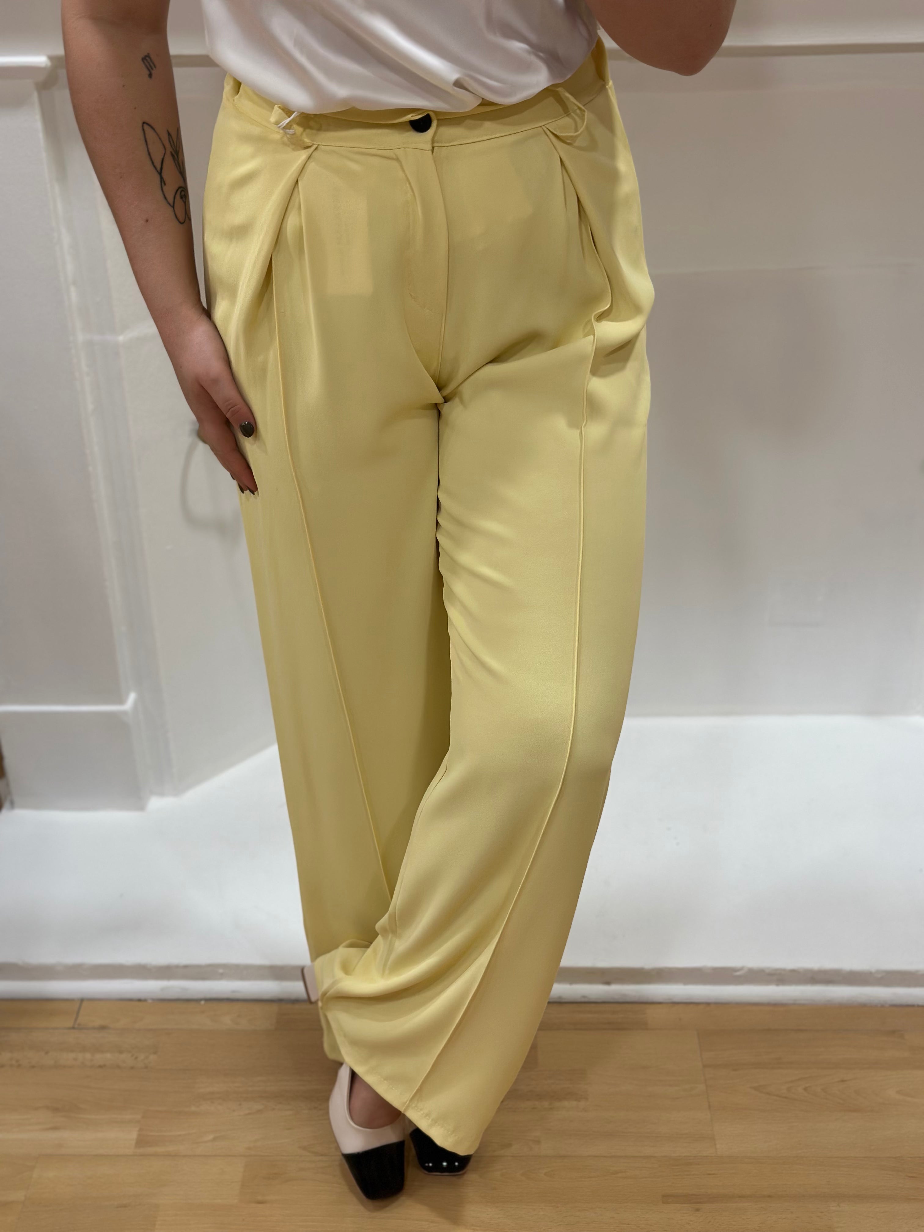 Pantalon fluide femme jaune clair taille haute élastique – Amy and Clo – Miss Caprice