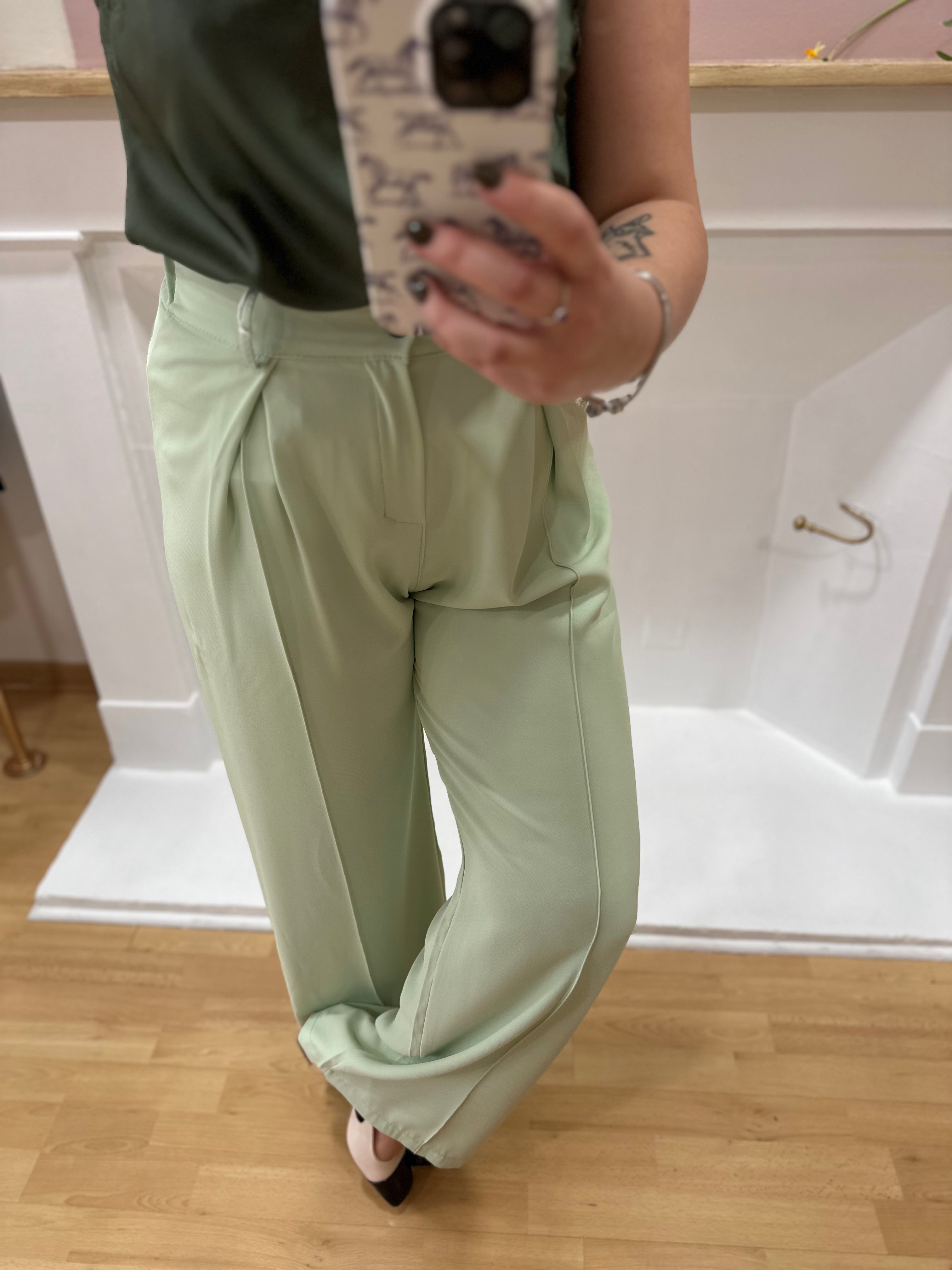 Pantalon femme fluide vert clair taille haute élastique – Amy and Clo – Miss Caprice