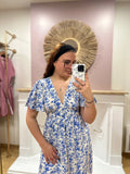 Robe courte blanche et bleue fleurie femme – Col V – In April 1986 – Miss Caprice