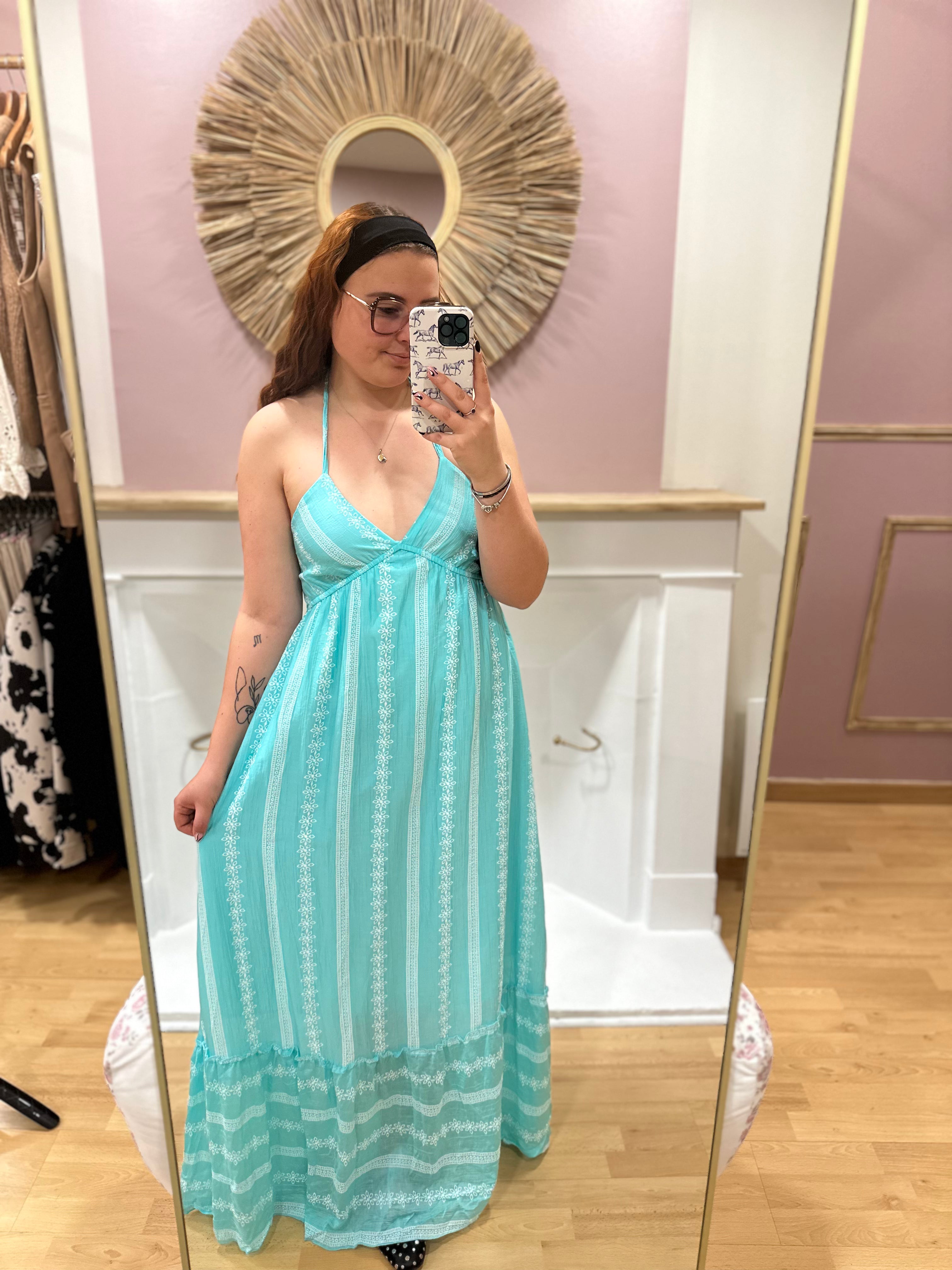 Robe longue bleu turquoise dos nu femme – Motif bandana – Emma & Ashley – Miss Caprice