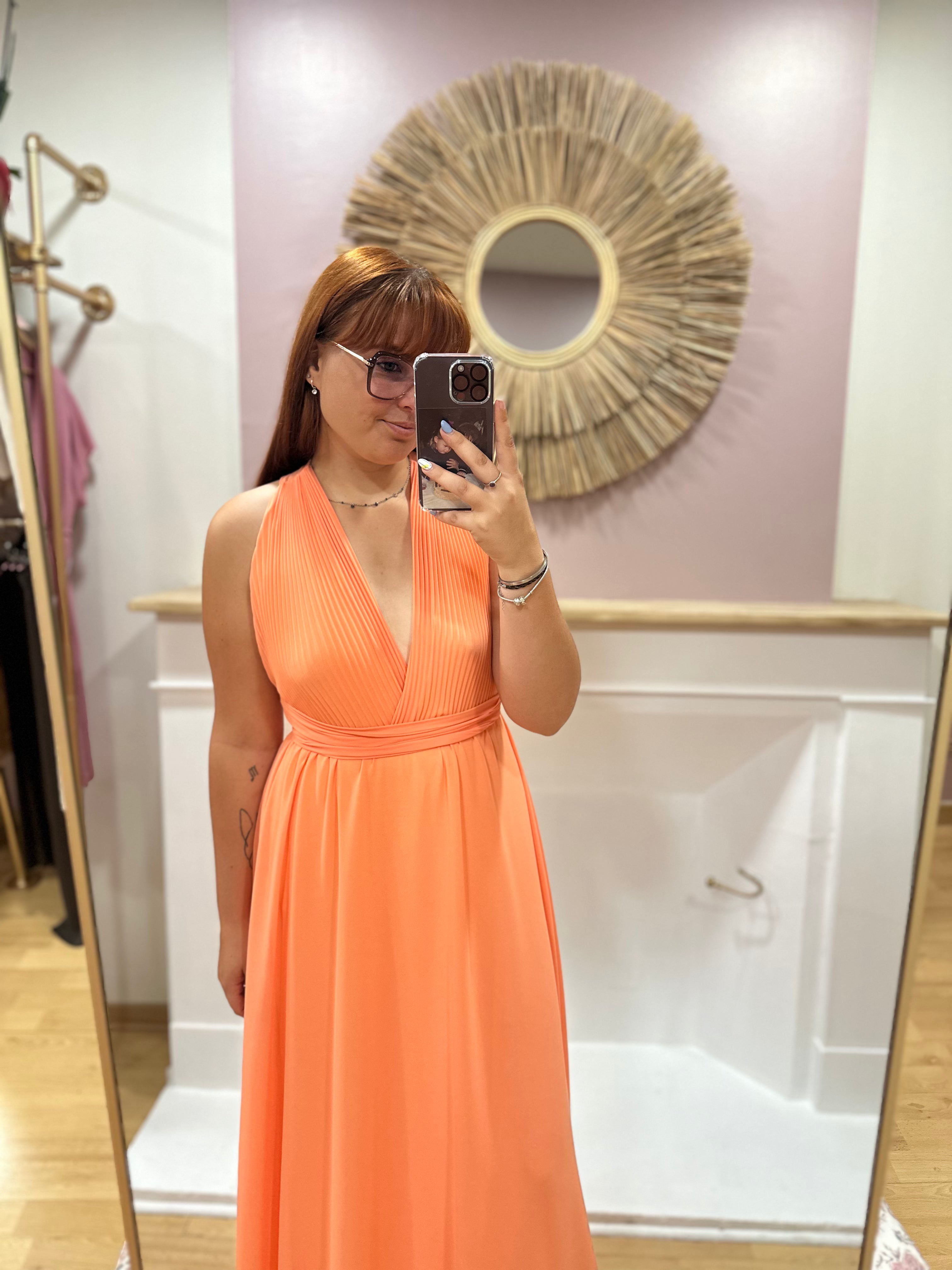 Robe longue orange pêche femme dos nu multiposition avec haut plissé – Kaia Made in Italy – Miss Caprice