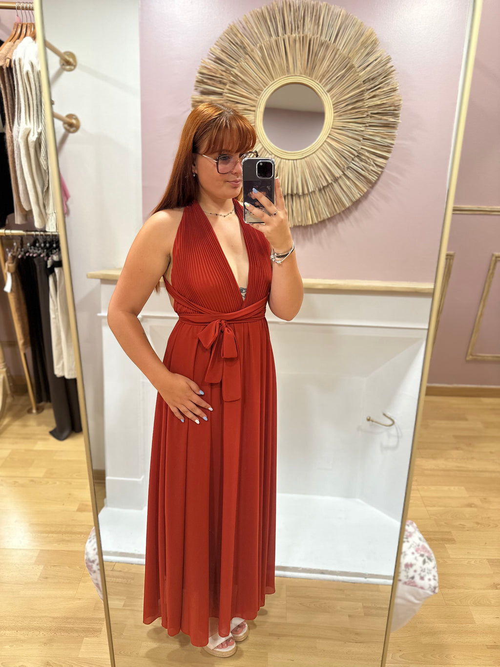 Robe longue terracotta femme dos nu multiposition avec haut plissé – Kaia Made in Italy – Miss Caprice
