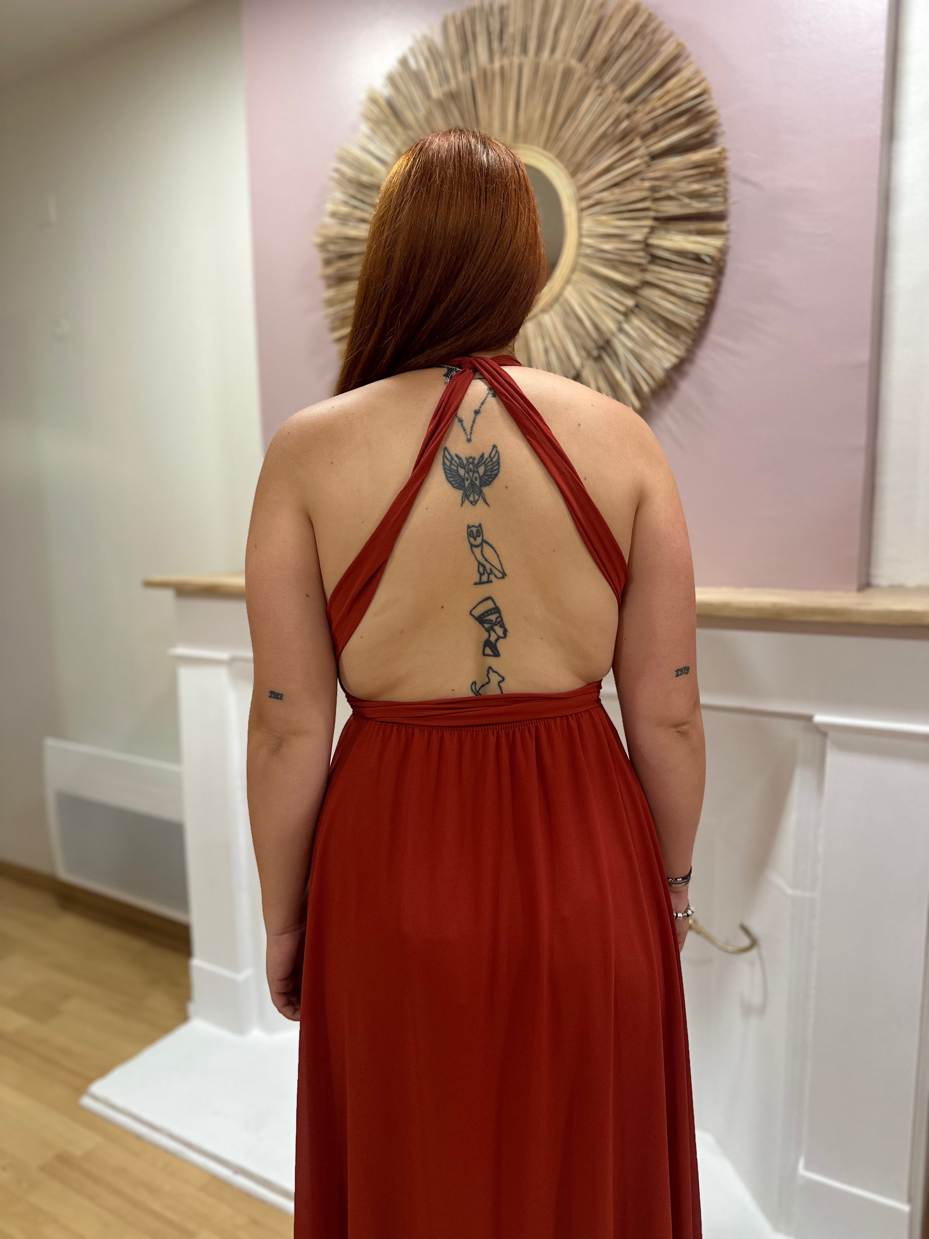 Robe longue terracotta femme dos nu multiposition avec haut plissé – Kaia Made in Italy – Miss Caprice