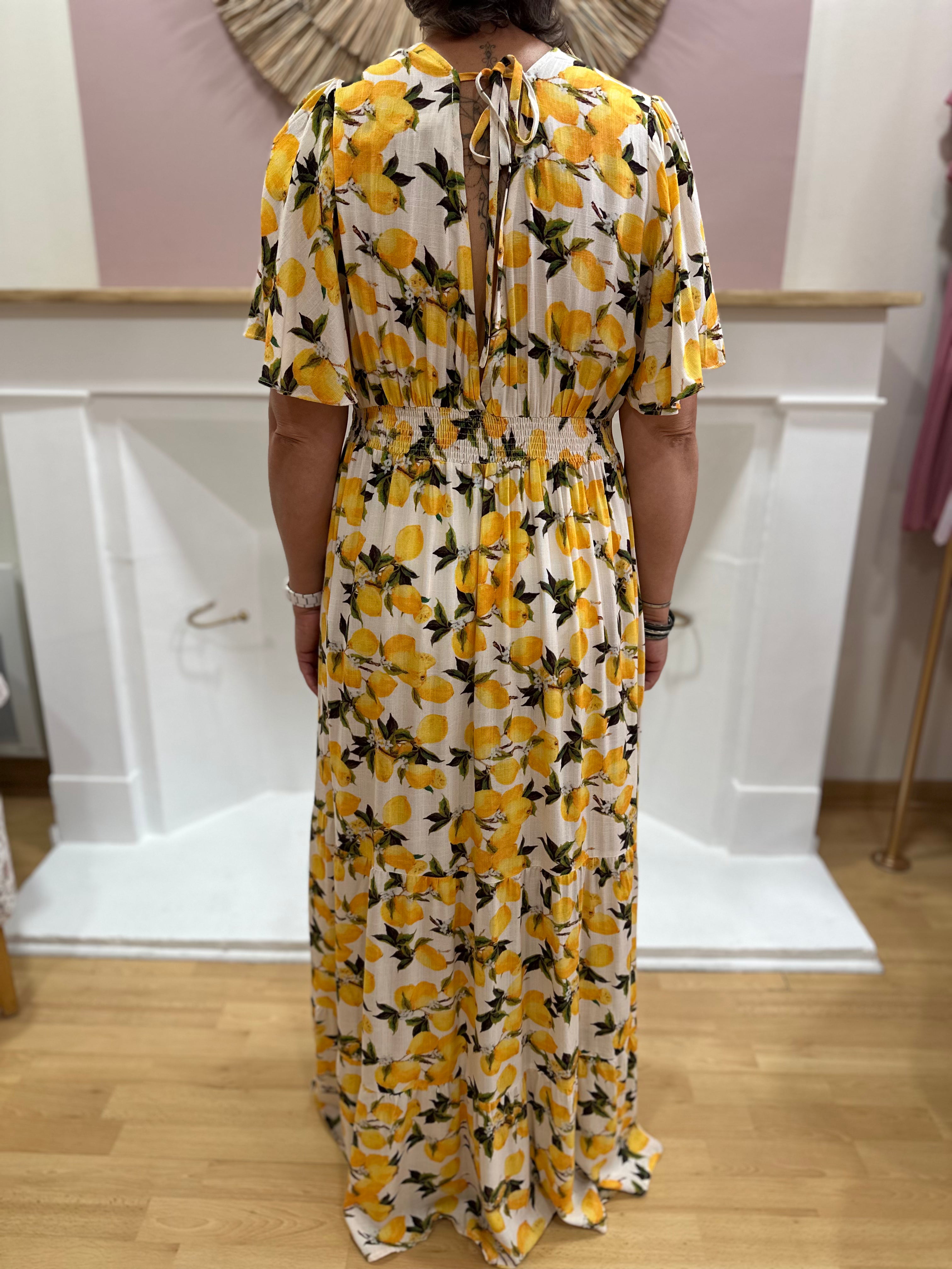 Robe longue grande taille blanche femme à motif citron jaune et vert avec décolleté V – In April 1986 – Miss Caprice