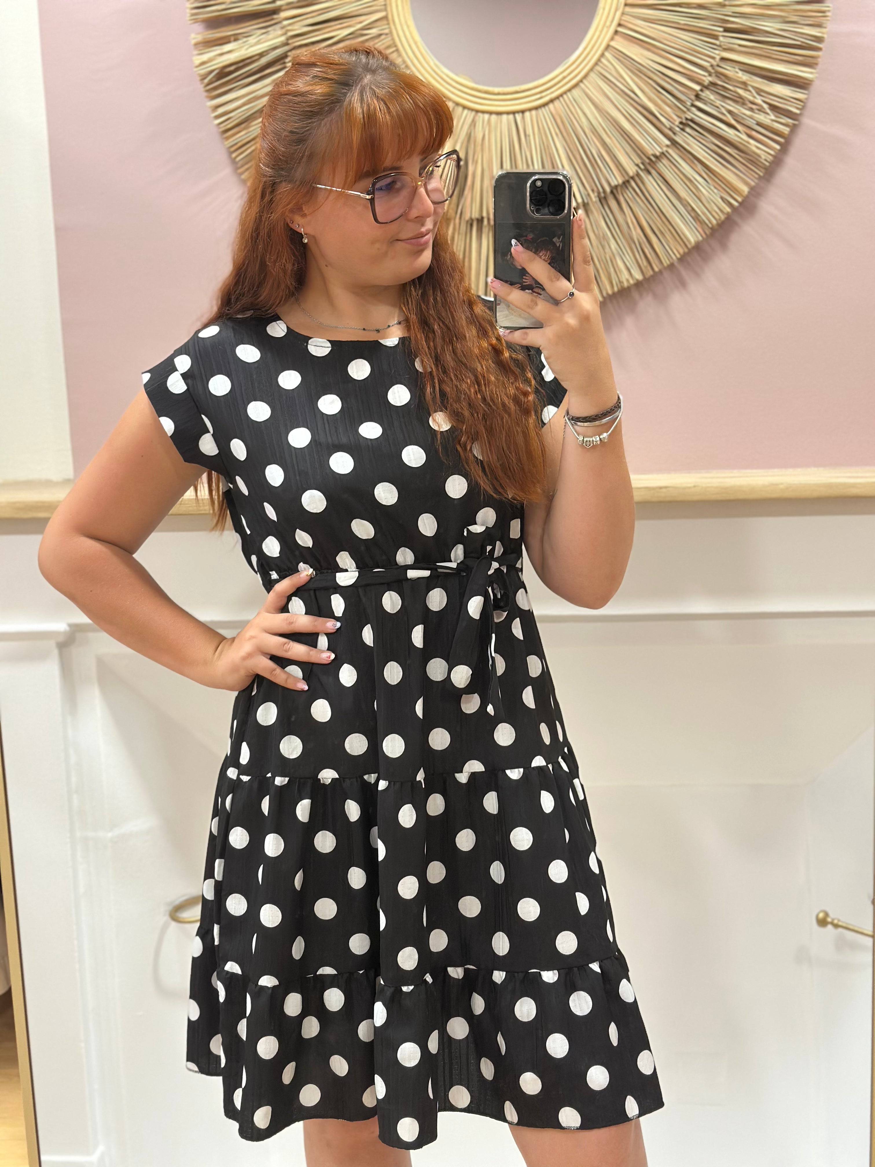Robe mi-longue noire femme à pois blancs avec taille élastiquée et ceinture – Rosydays Made in Italy – Miss Caprice