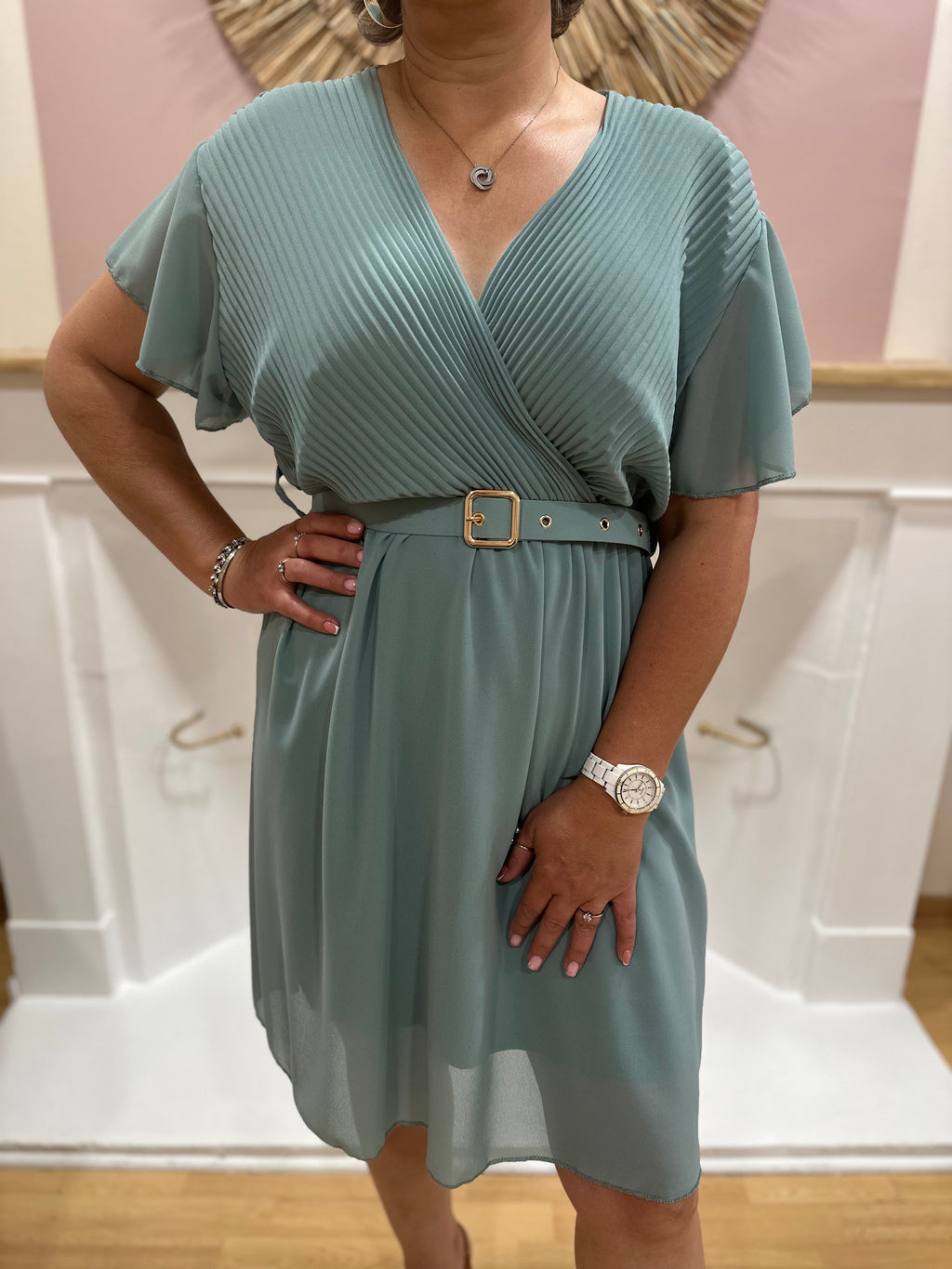 Robe mi-longue vert sauge grande taille femme – Cache-cœur – Mily – Miss Caprice