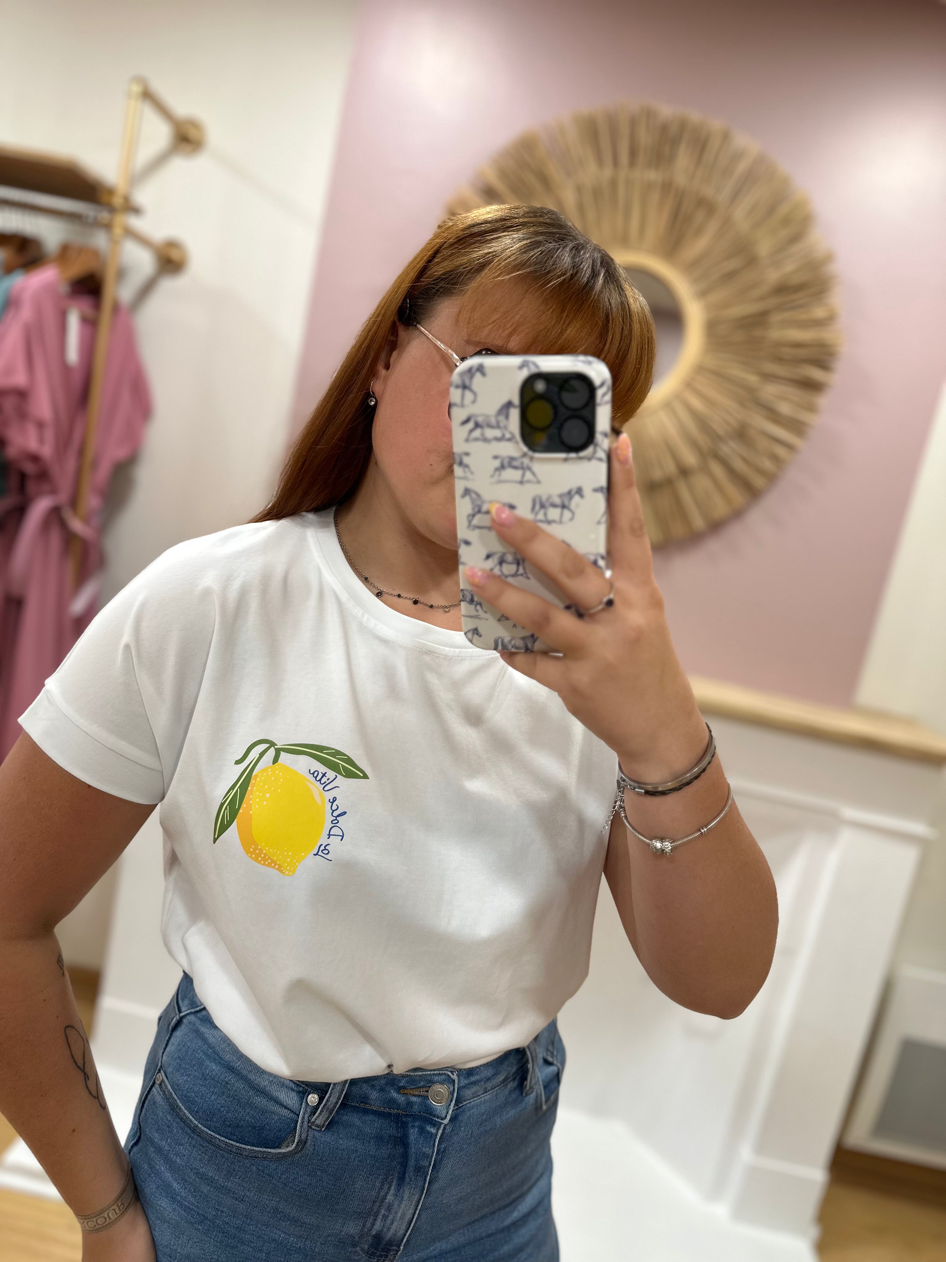 Tee-shirt blanc femme – Motif citron La Dolce Vita bleu – Coupe droite – Issyma – Miss Caprice
