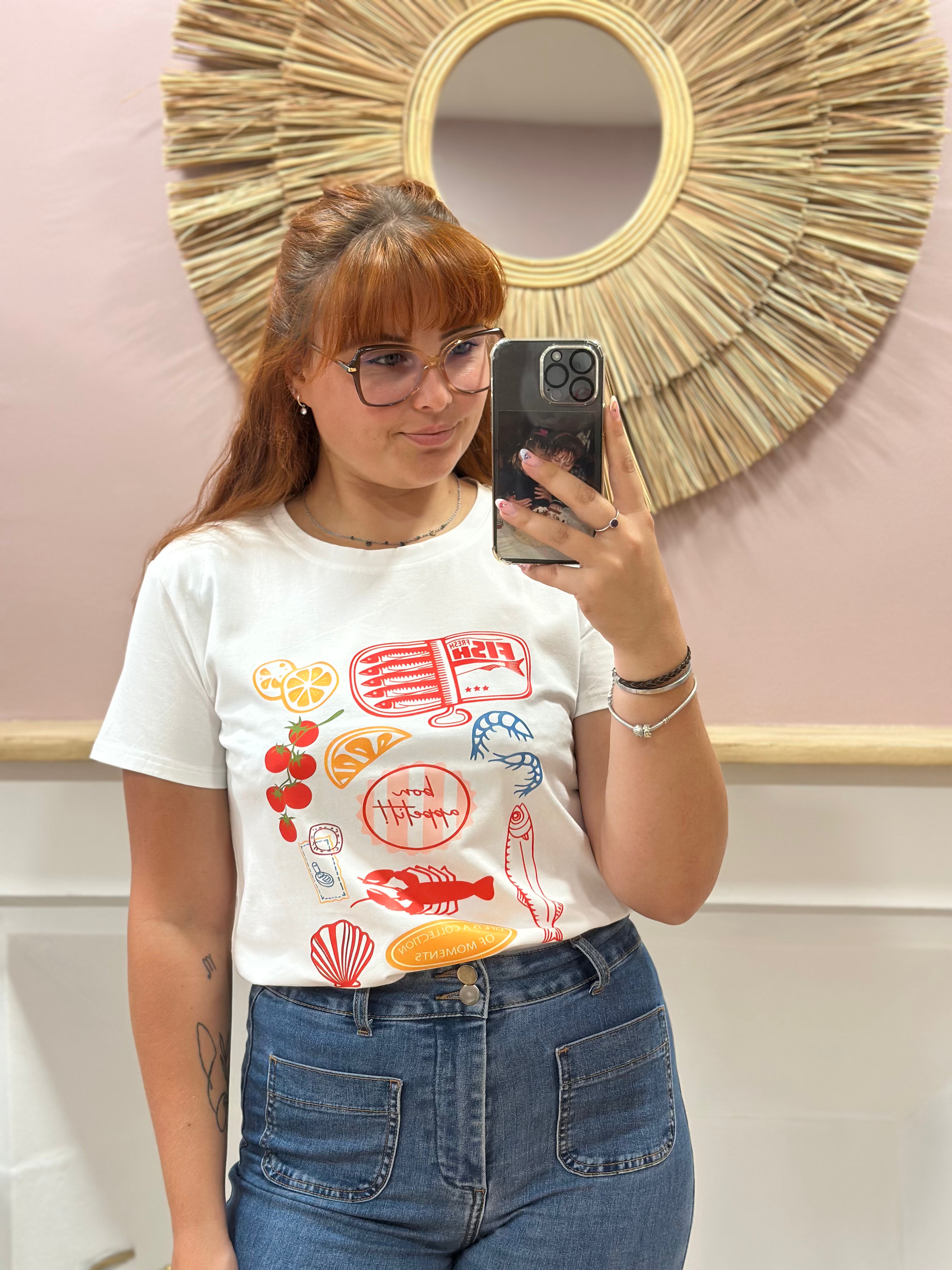 Tee-shirt blanc femme à motif sardine, homard, tomate et fruits de mer colorés – Rosydays – Miss Caprice