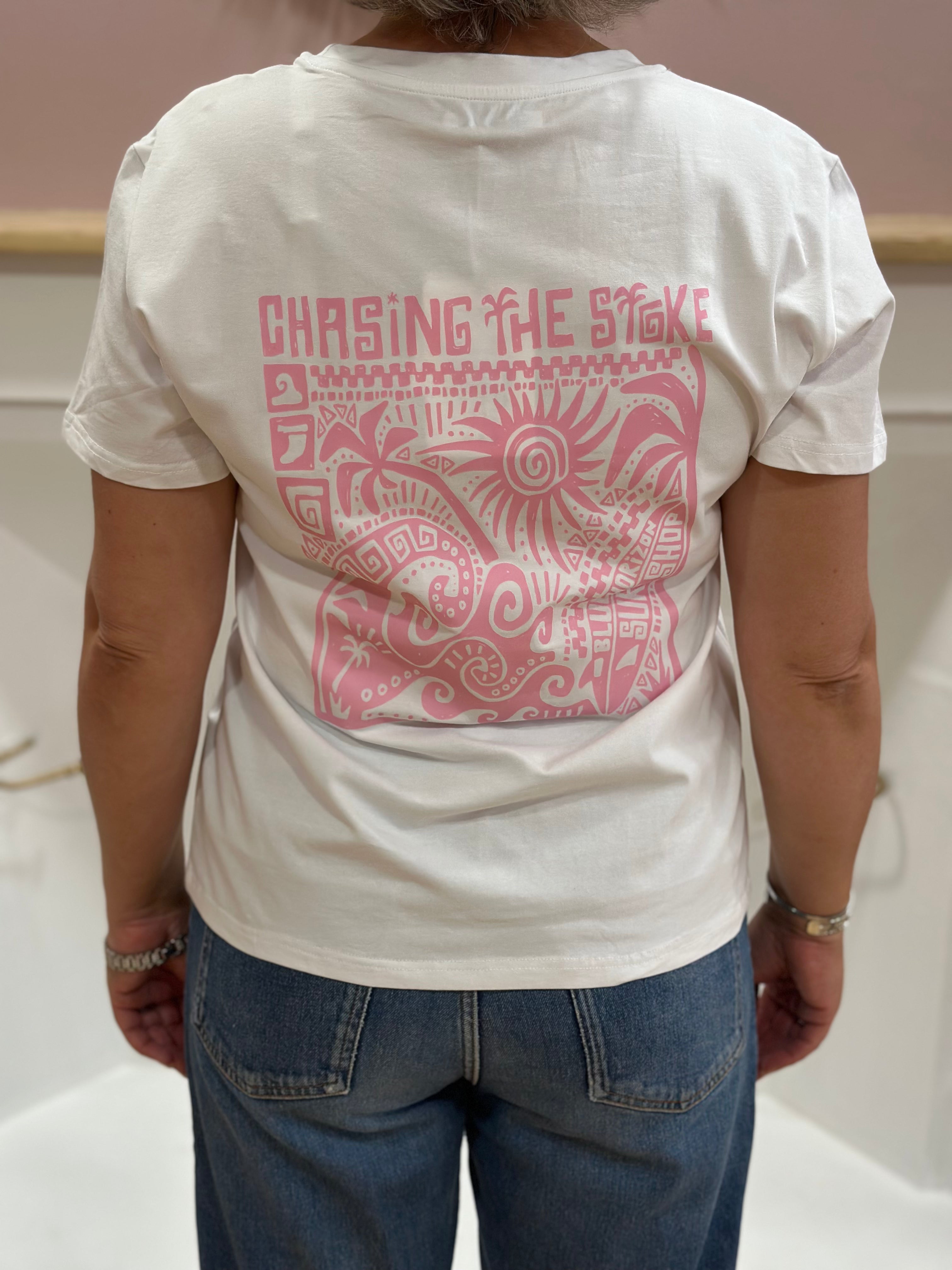 Tee-shirt blanc femme motif planche de surf rose clair et imprimé hawaïen au dos – Rosydays – Miss Caprice
