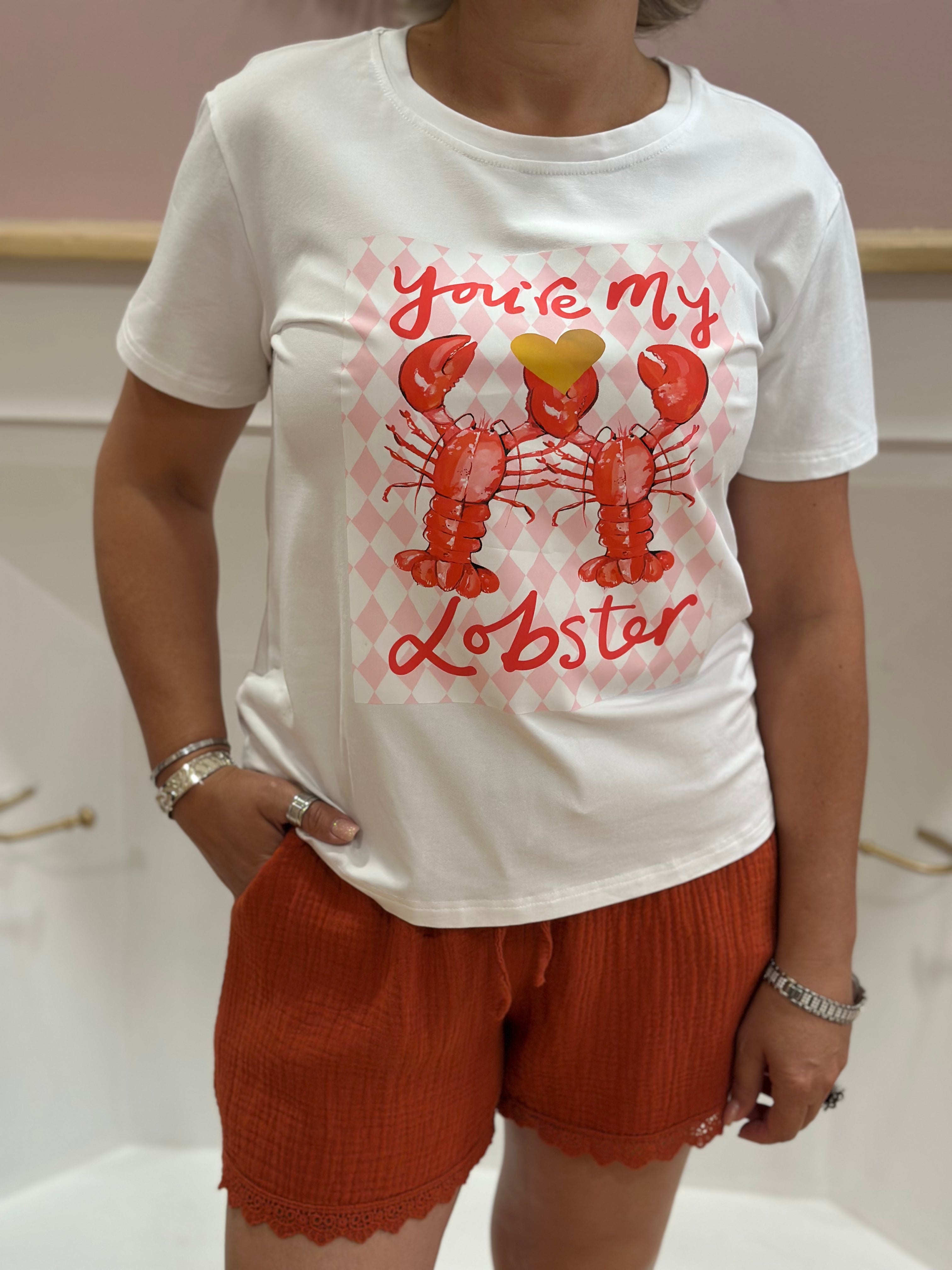 Tee-shirt blanc femme motif deux homards roses et rouges avec cœur doré et inscription You're My Lobster – Rosydays – Miss Caprice