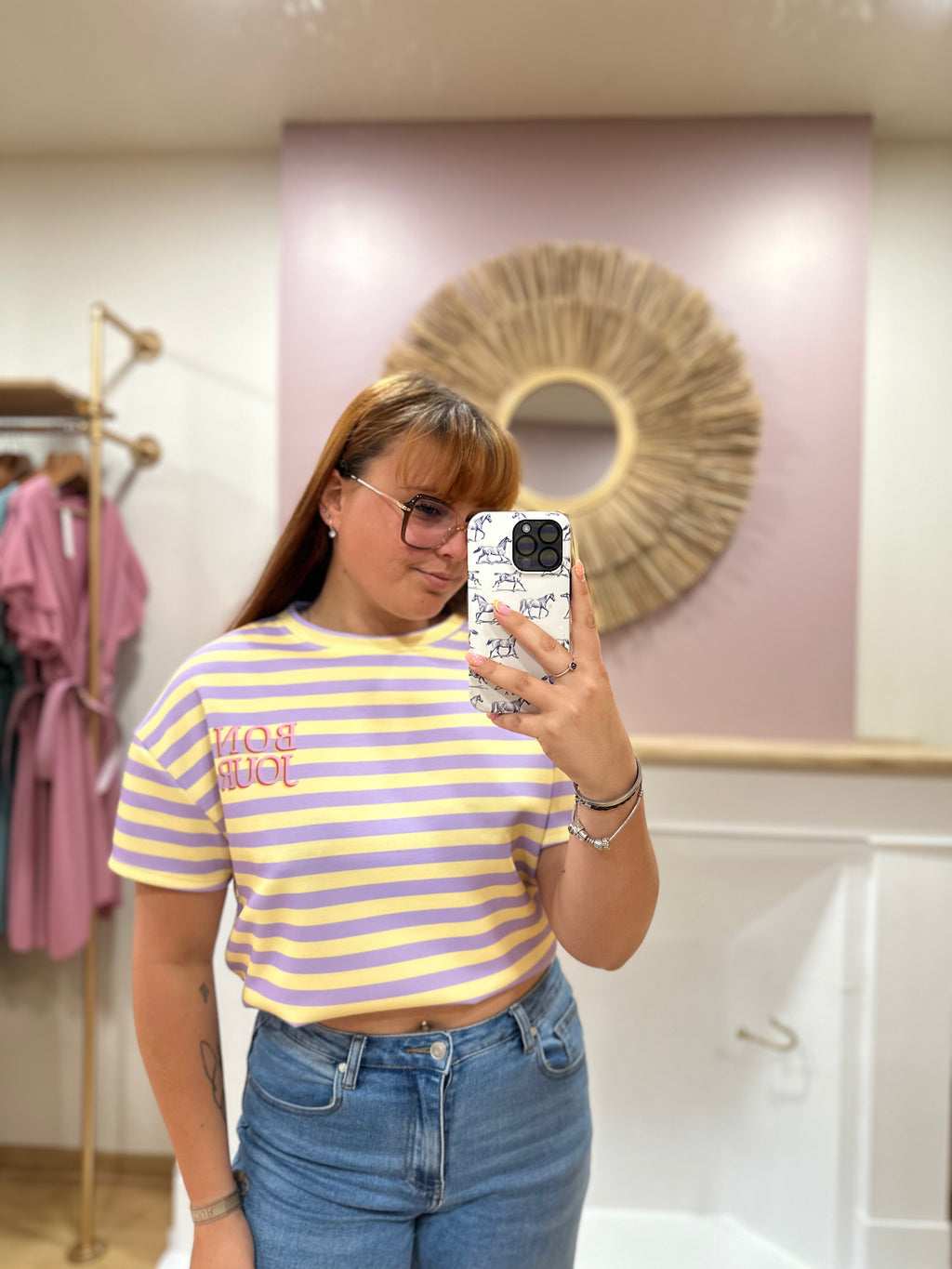 Tee-shirt marinière femme – Jaune et lilas – Inscription Bonjour – Coupe droite – Issyma – Miss Caprice